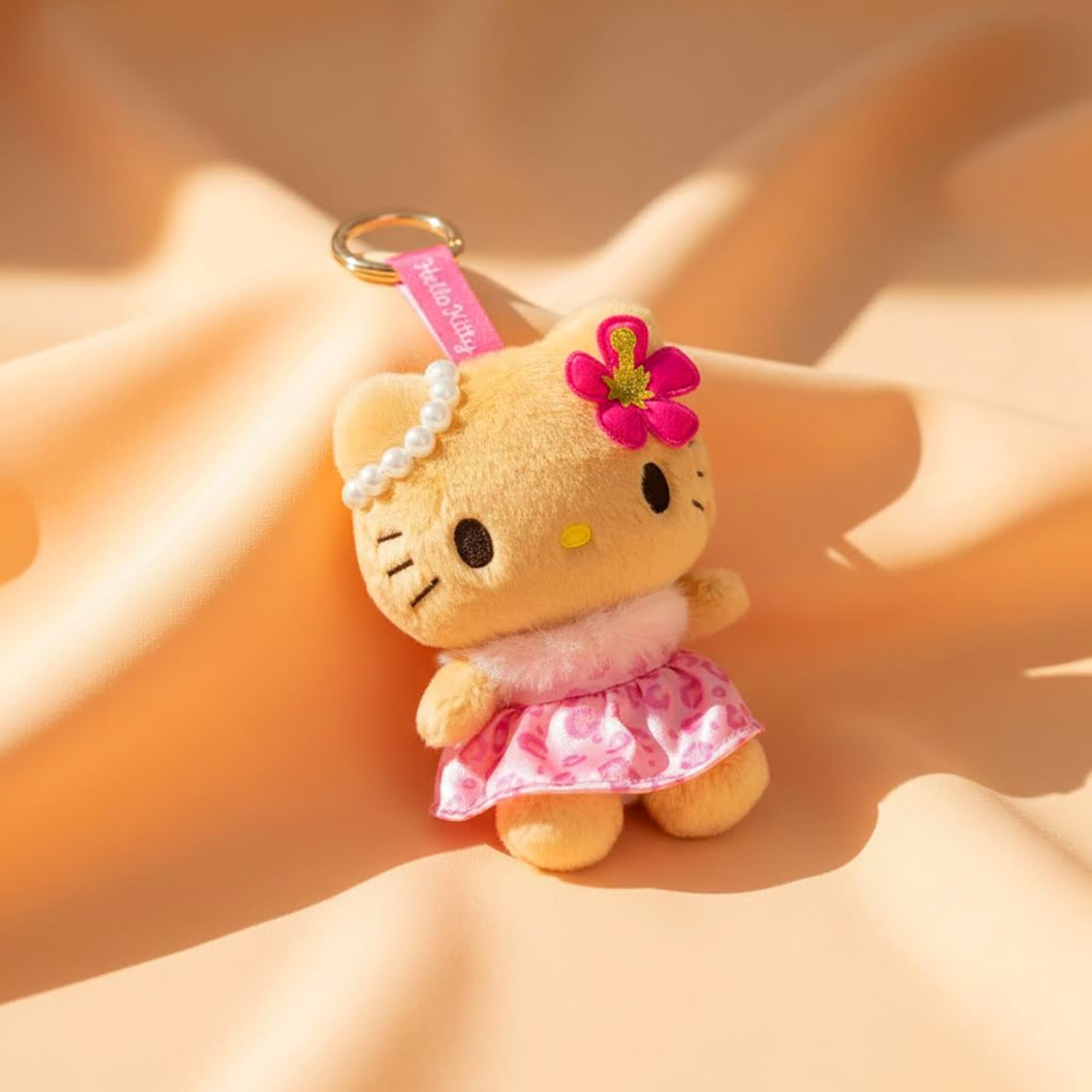 【隨時截單】Sanrio - 公仔掛飾 (粉紅色Hello Kitty扶桑花裙子款)