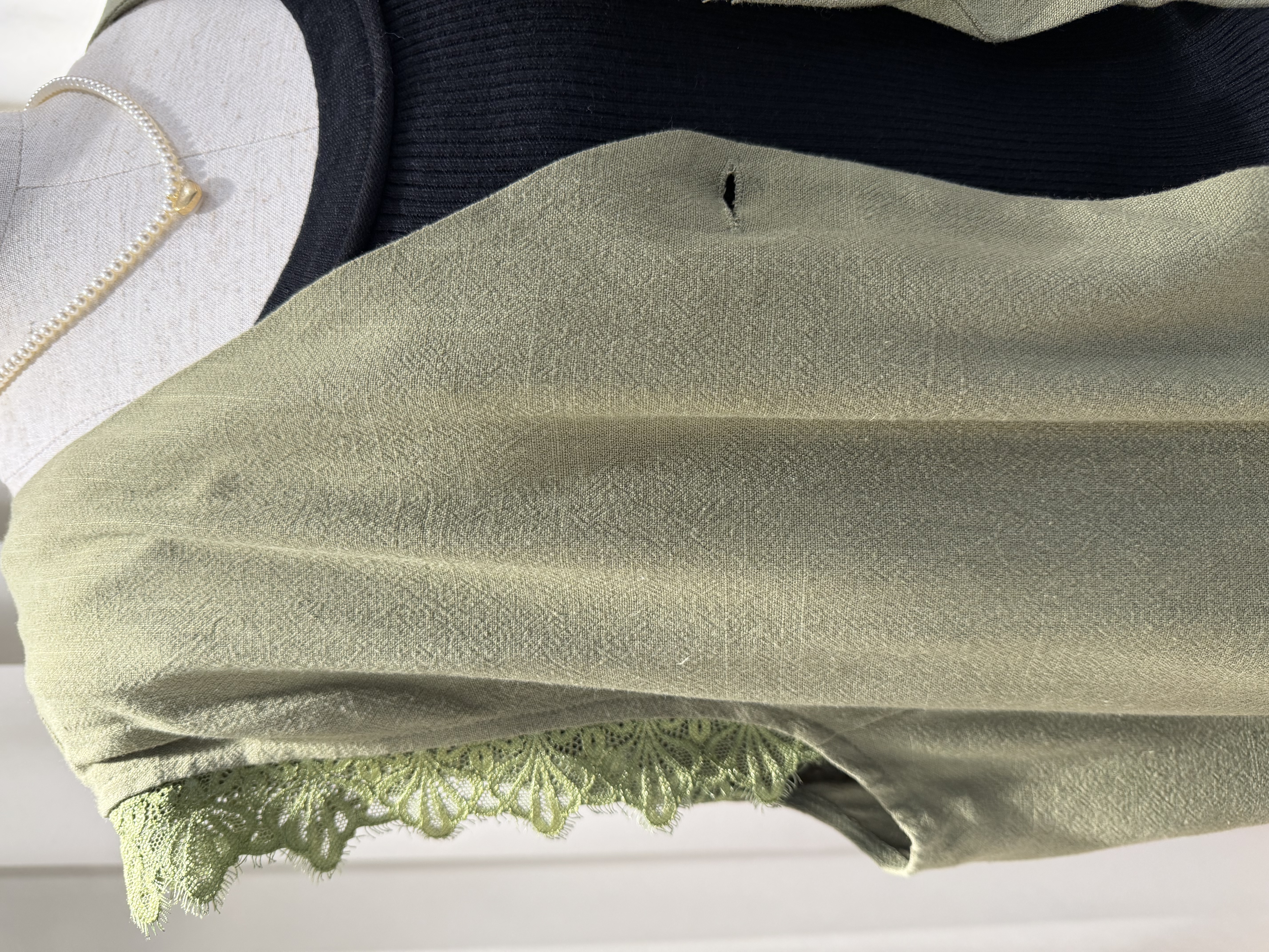 蕾絲邊飾亞麻背心