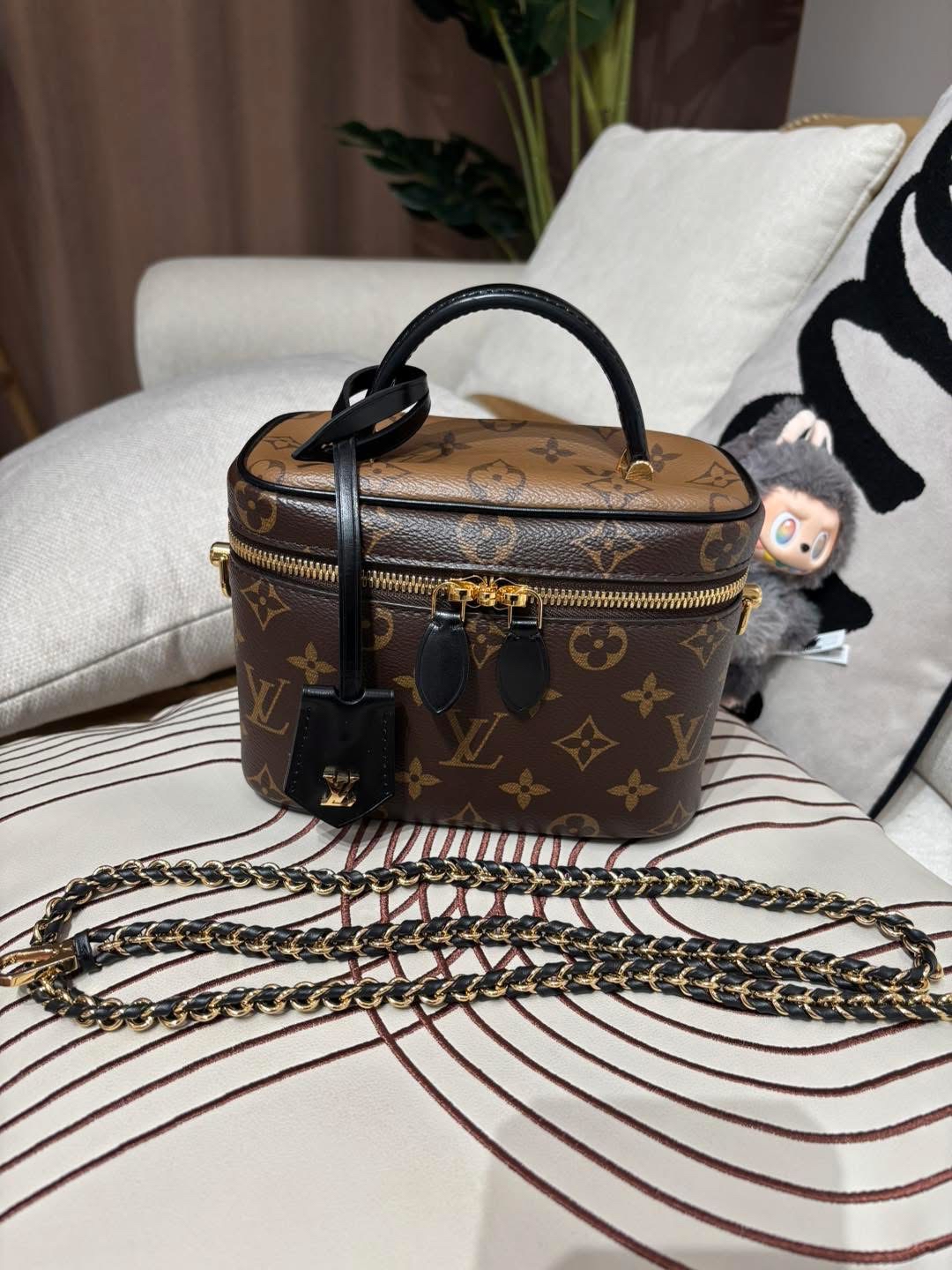 Lv vanity pm M45165 Reverse 2way bag  100%Authentic ,98%new  ✅key lock ✅dust bag