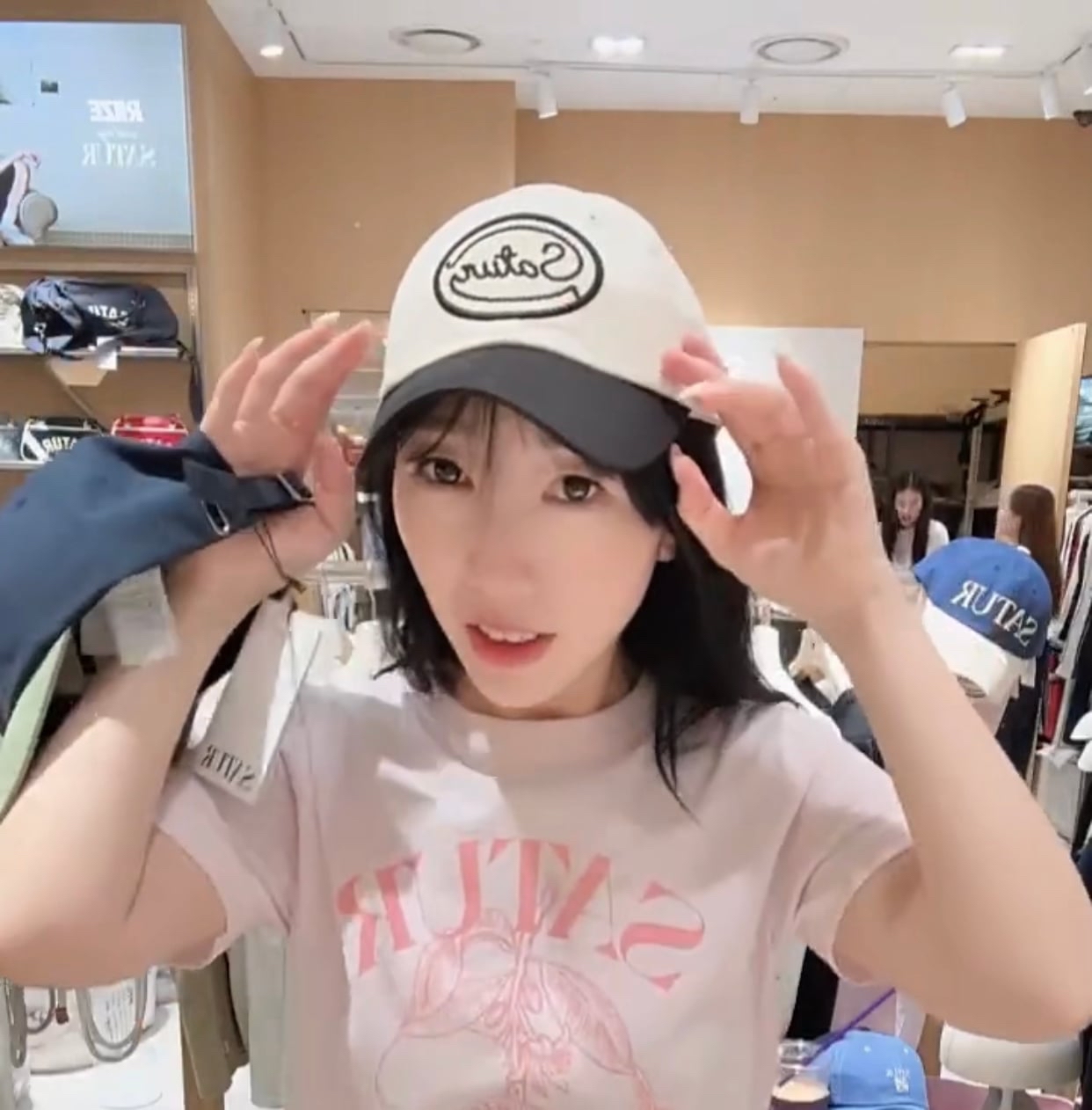韓國人氣品牌Satur#ff3654