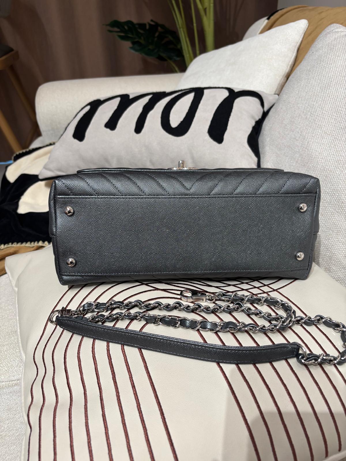 Chanel coco handle medium 荔枝牛皮100%Authentic ,98%new ✅28Card✅Dust bag✅Box
