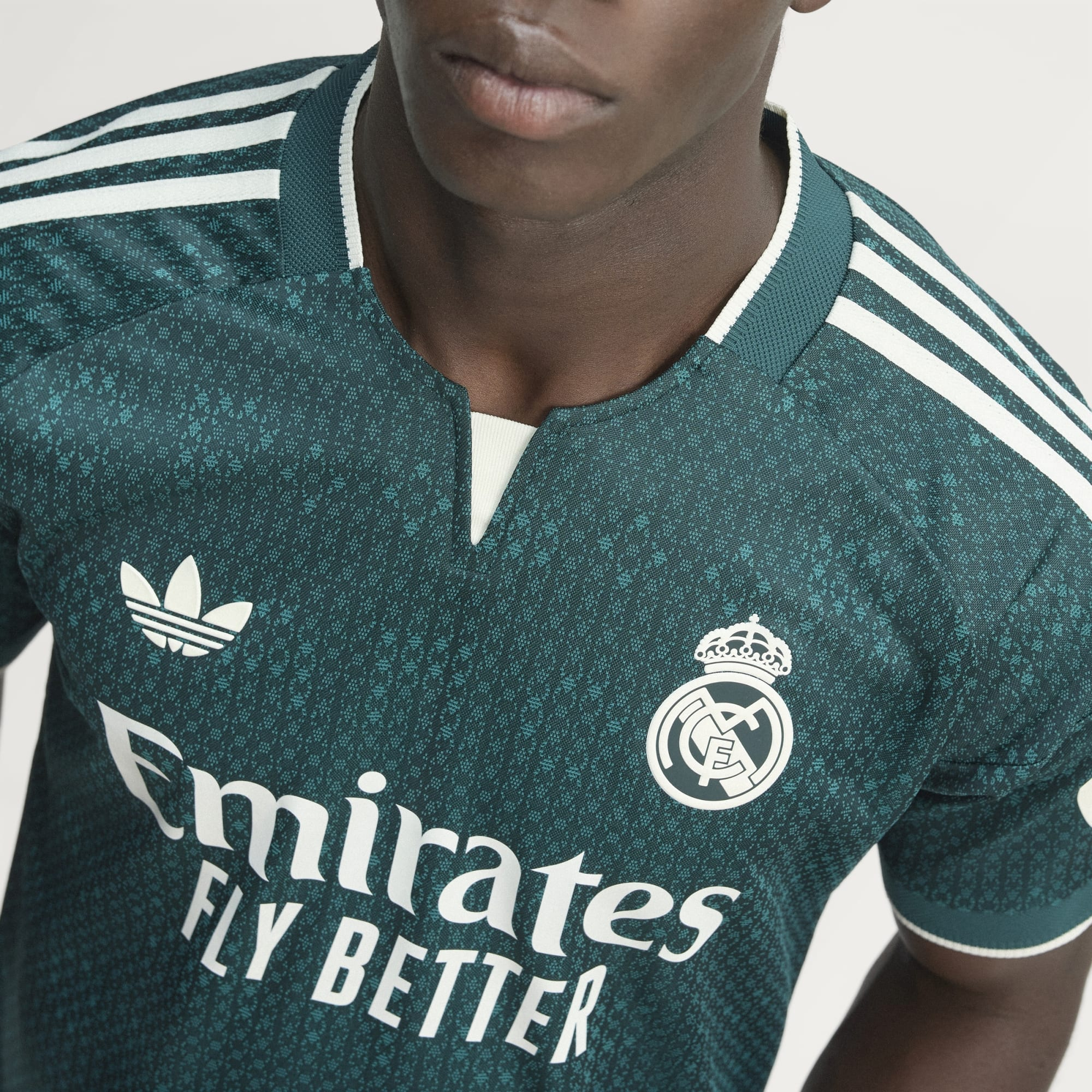 💚典雅的暗綠色調 Adidas Real Madrid 皇家馬德里 2026-27 作客球員版球衣 (可加印字章) JZ7219