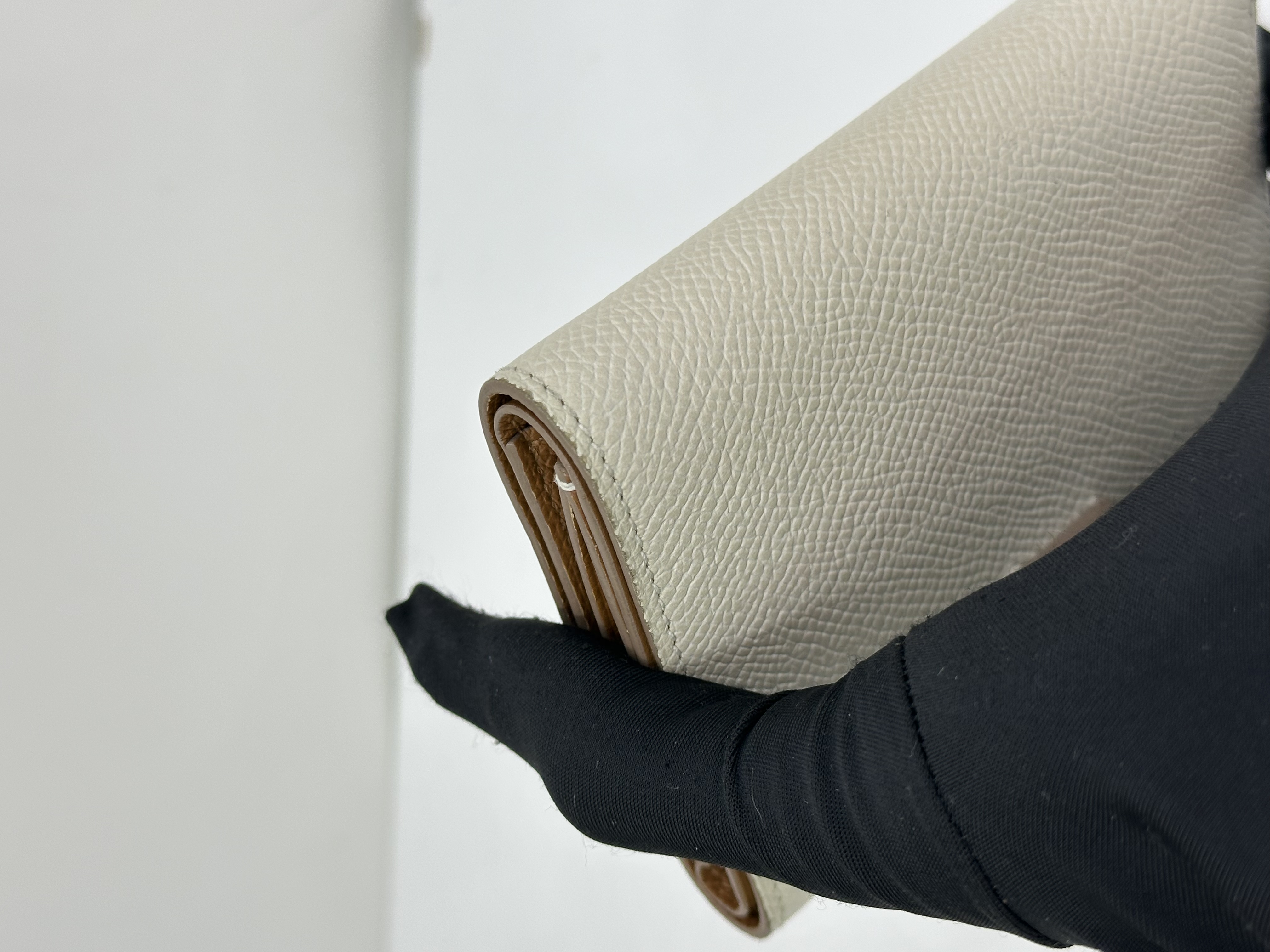 直播貨品 |  [1個-$100 2個-$300]stamp b / GG03