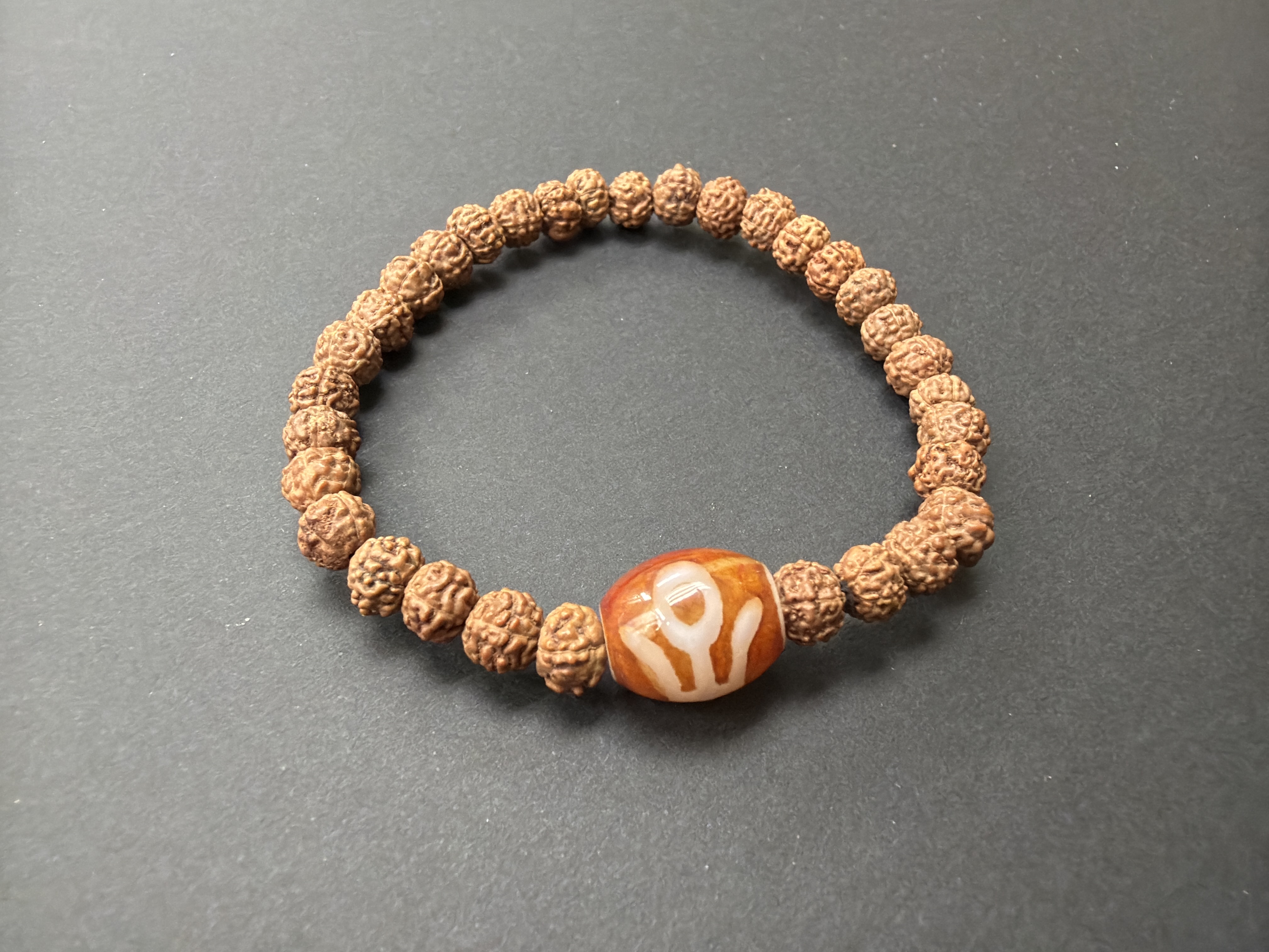 貴人天珠 配：4mm 尼泊爾金剛子手串