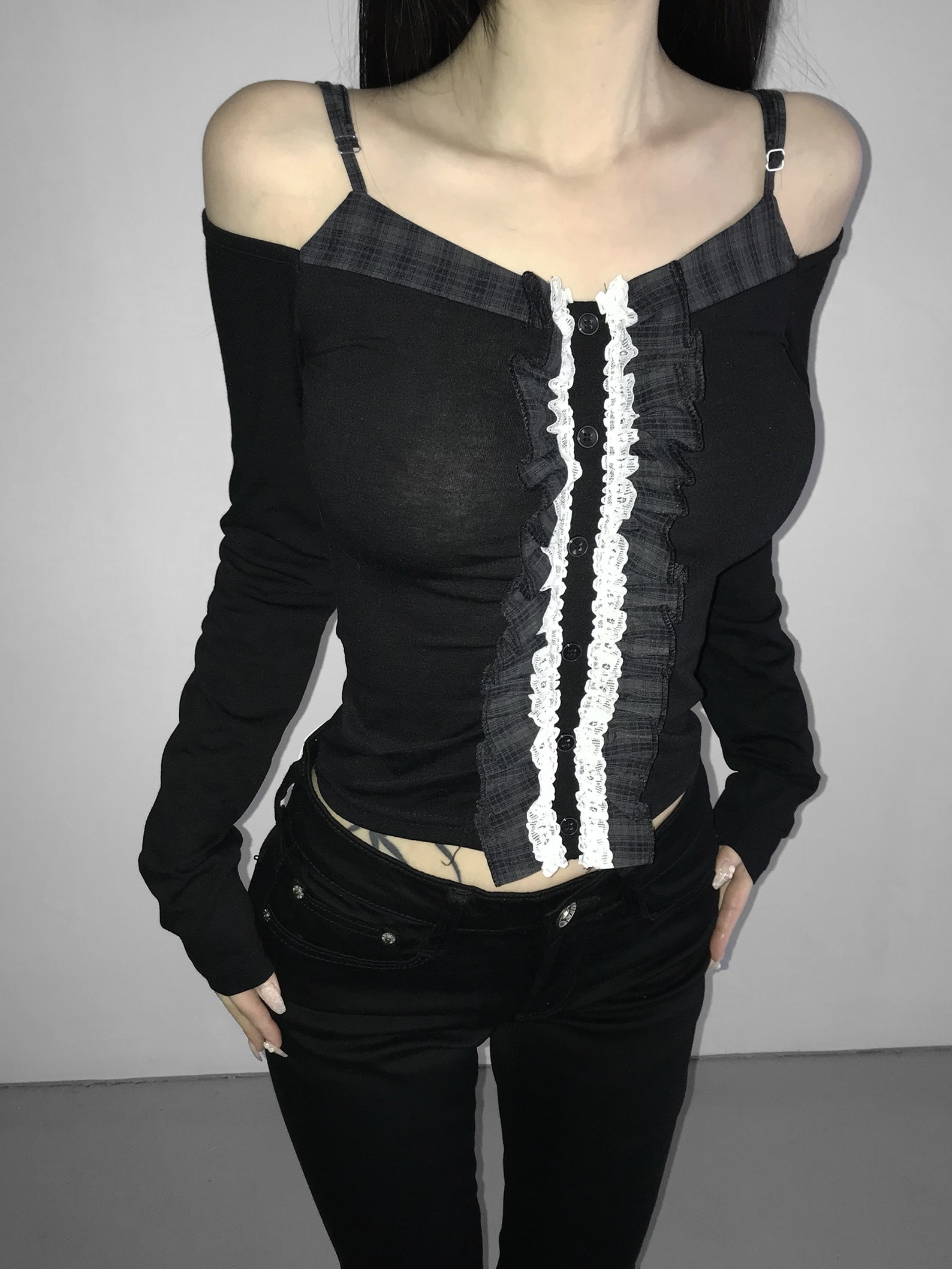 Contrast Lace Ruffle Off-Shoulder Top