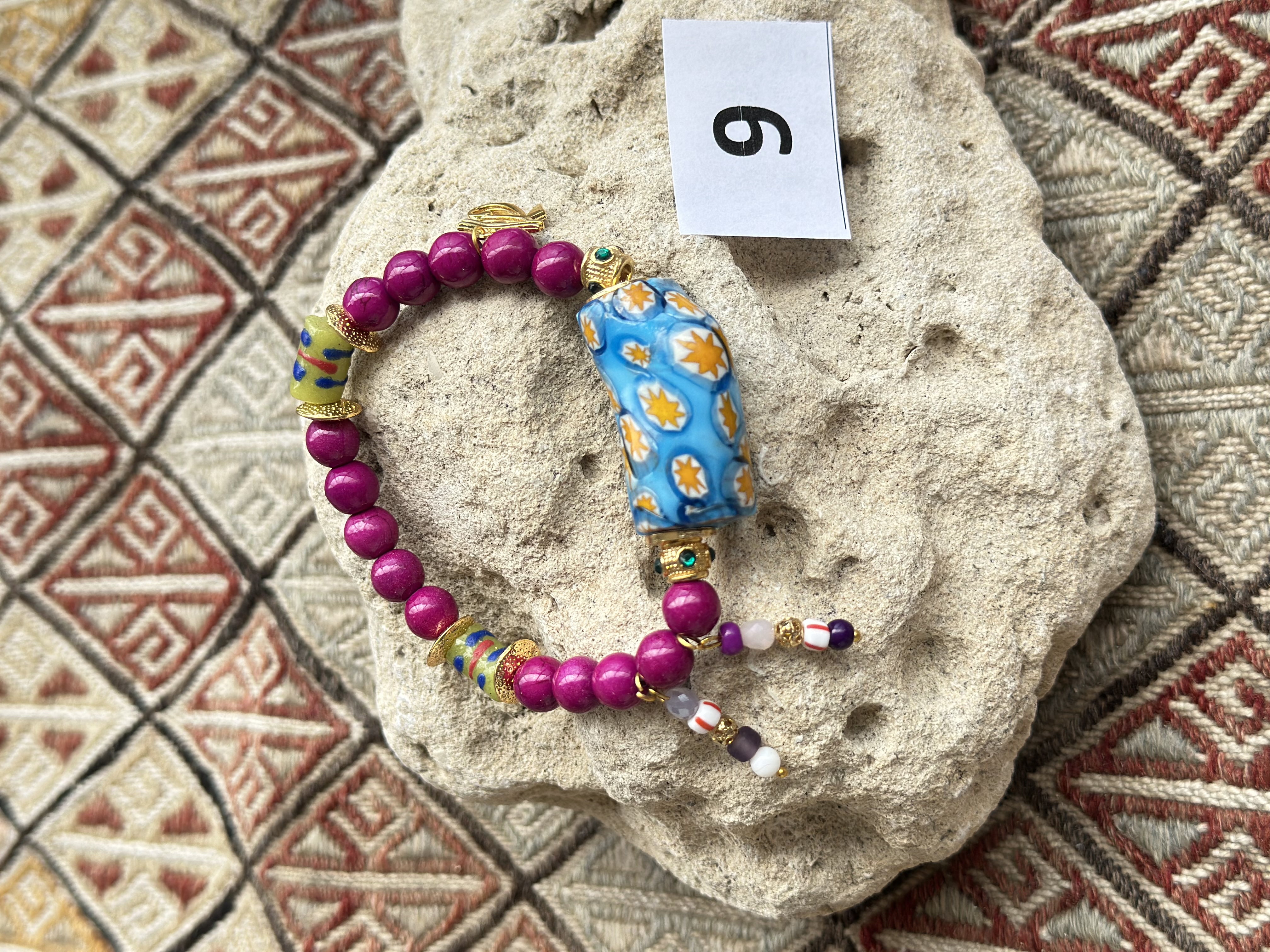 總共有四隻色揀（全handmade珠）