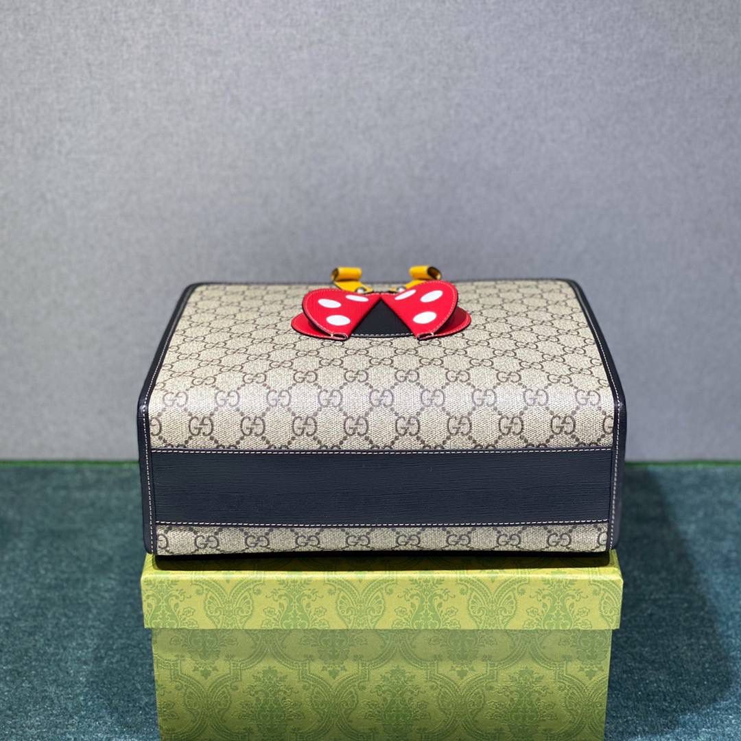 🔥大货实拍 𝙂𝙪𝙘𝙘𝙞 儿童包 小瓢虫系列 型号：664083 尺寸：28.5*25*11cm