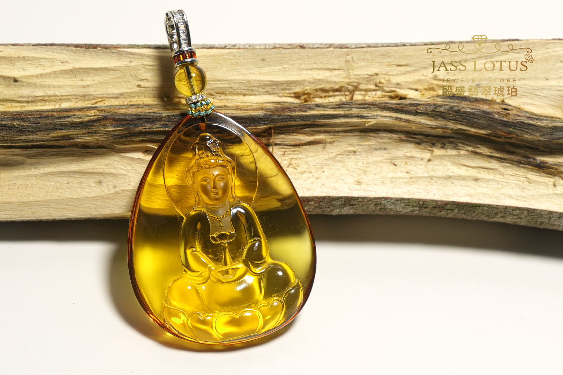 緬甸天然琥珀淨水高藍珀精工雕刻觀音吊墜