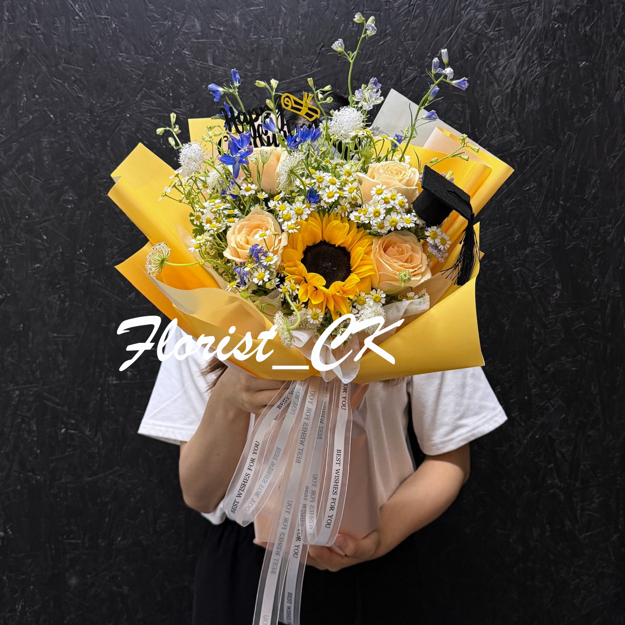 【2026 畢業鮮花推介】Golden Valor 橙色花紙款｜向日葵玫瑰鮮花花束  (預訂款)