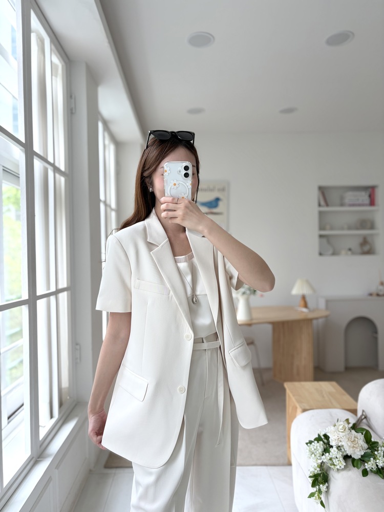Aveline Relaxed Fit Blazer (Ivory)