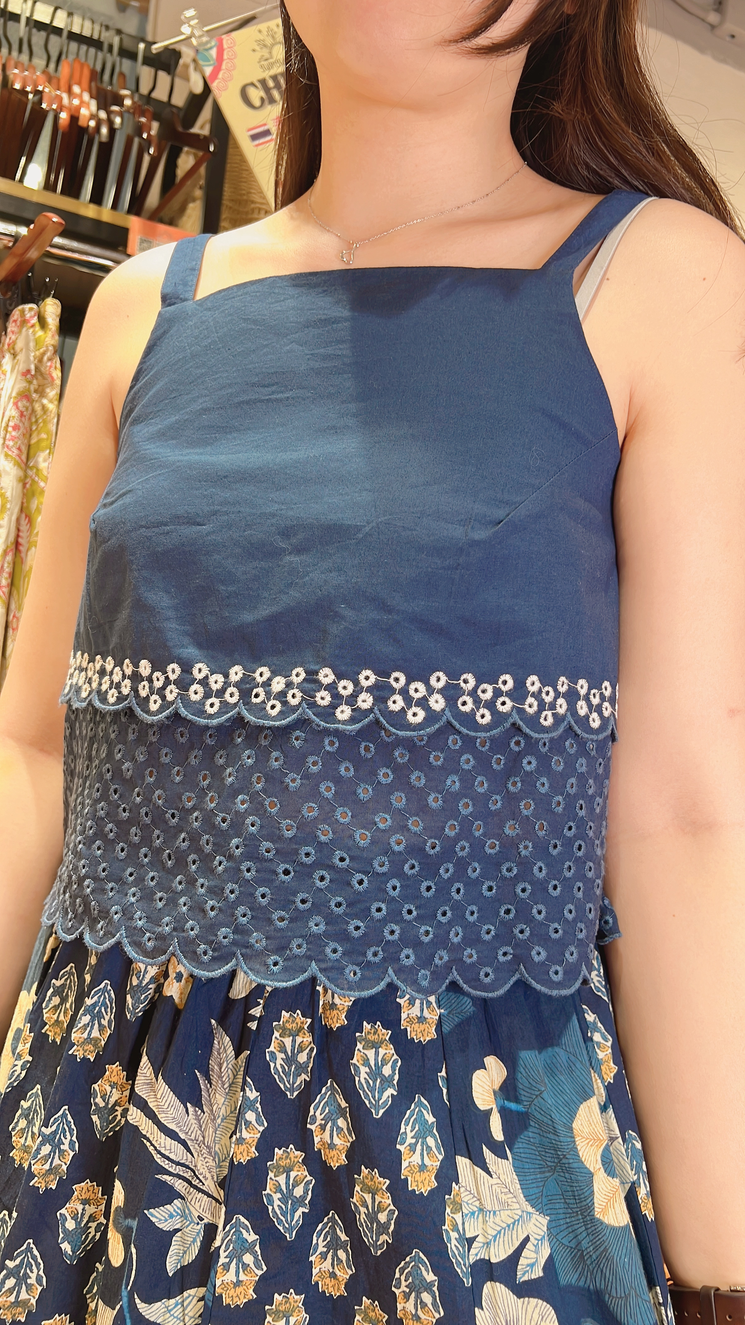 1976 Navy Blue Wavy Edge Sleeveless Top 17"
