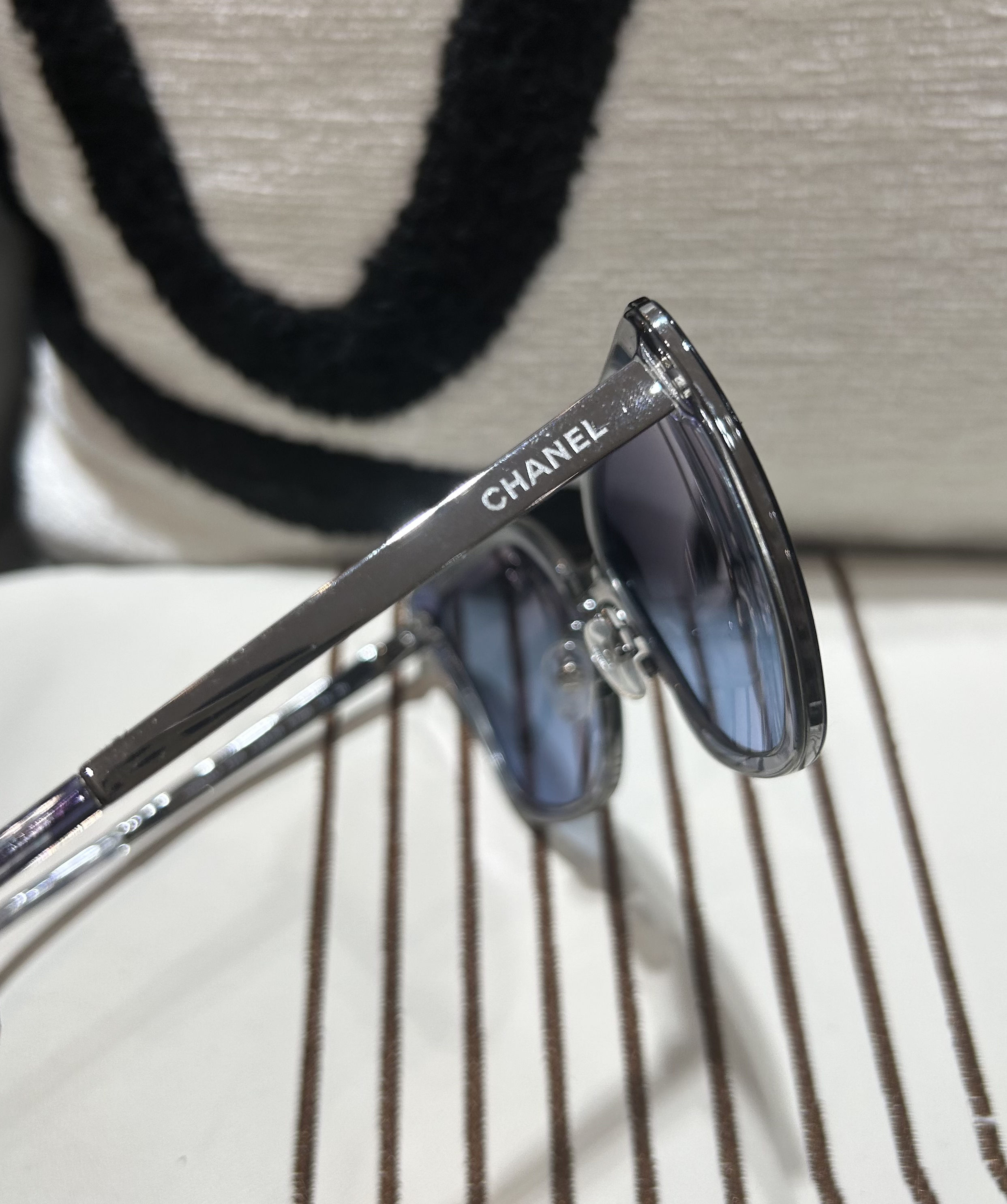 Chanel Sunglasses 4209 100%Authentic, 99%New ✅Box