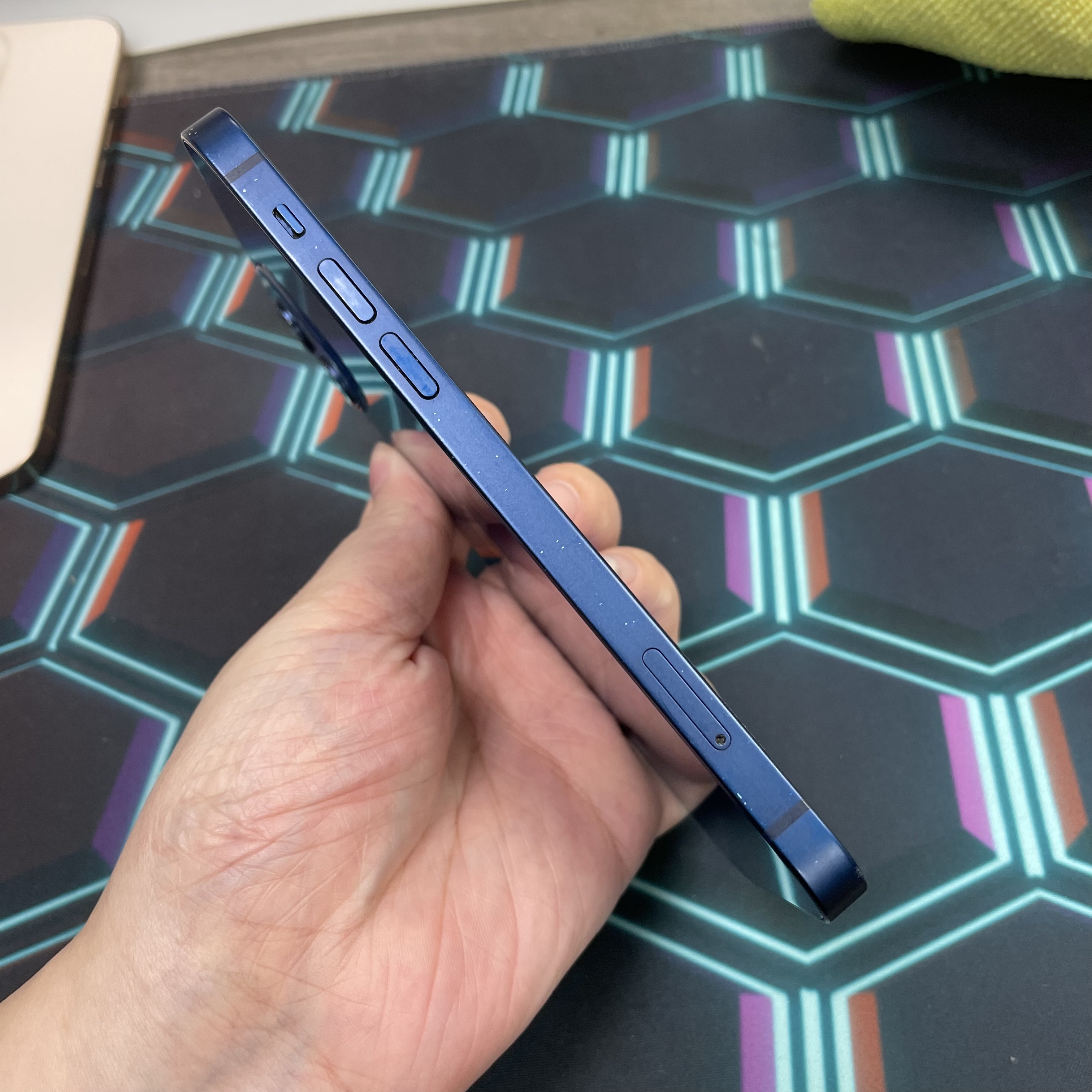*7943 12 超靚機 256GB 電69 藍色 blue