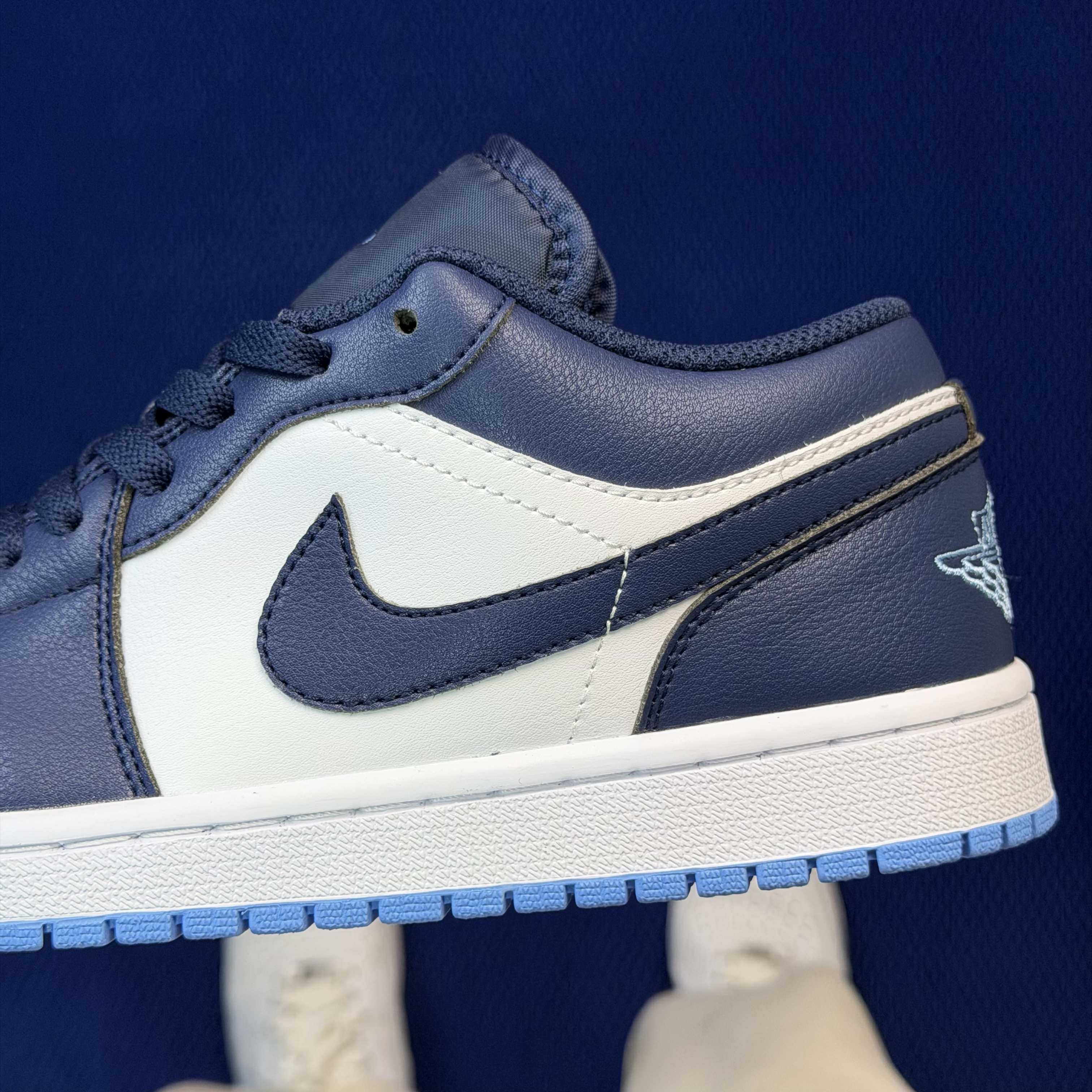 Nike Air Jordan1 Low 553558-404