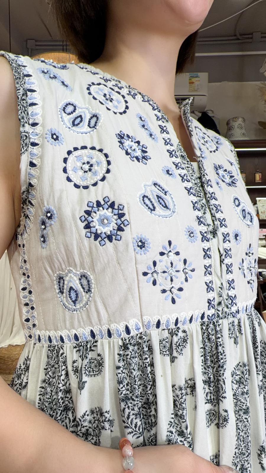 PKT 2630 Thin Cotton Chest Light Grey Paisley Sleeveless OP