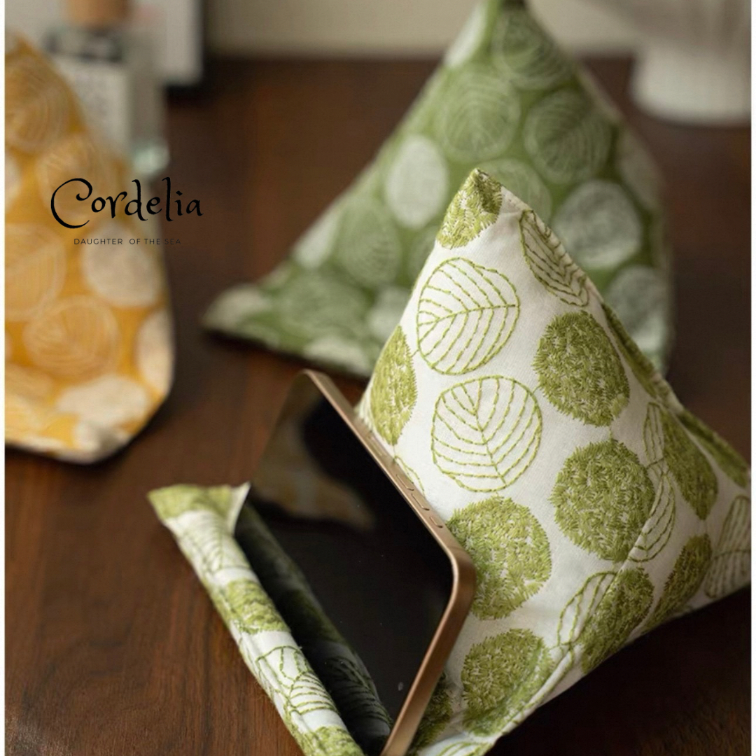 Cordelia森林之葉刺繡手機枕