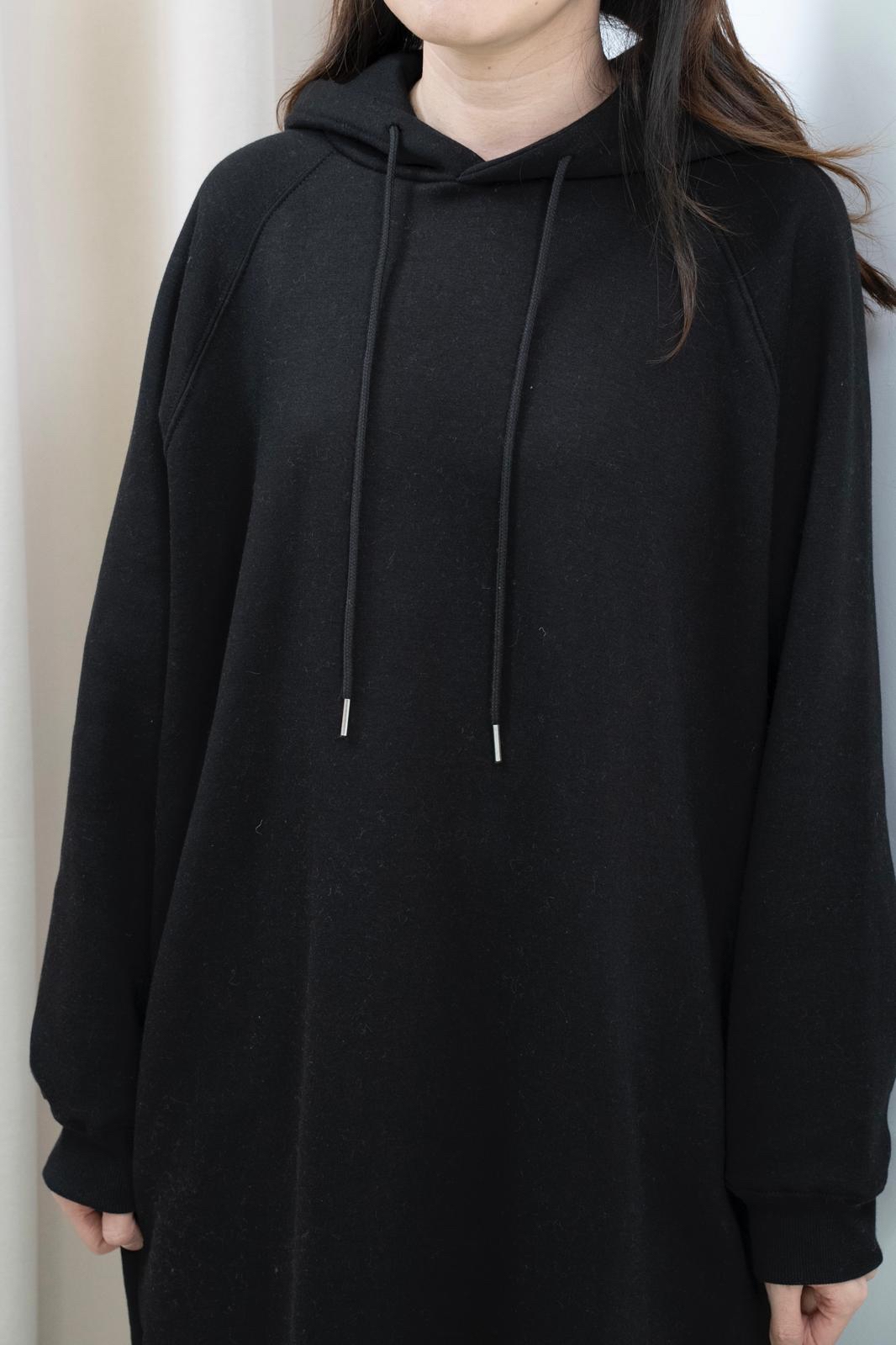 加絨有帽衞衣連身裙（黑色）