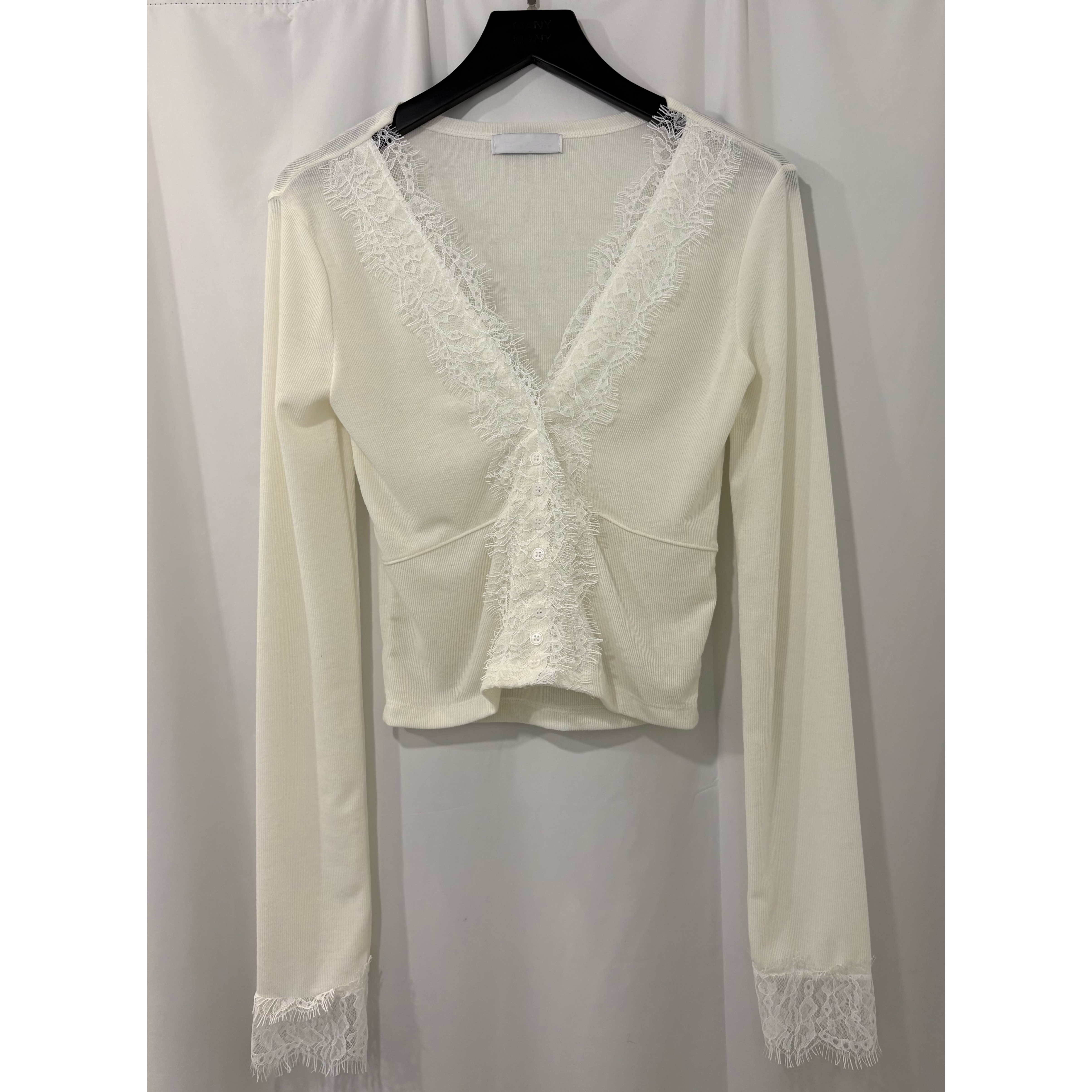 新品價9月20截單🪽2609F《LACE NECK SLEEVES CROP》