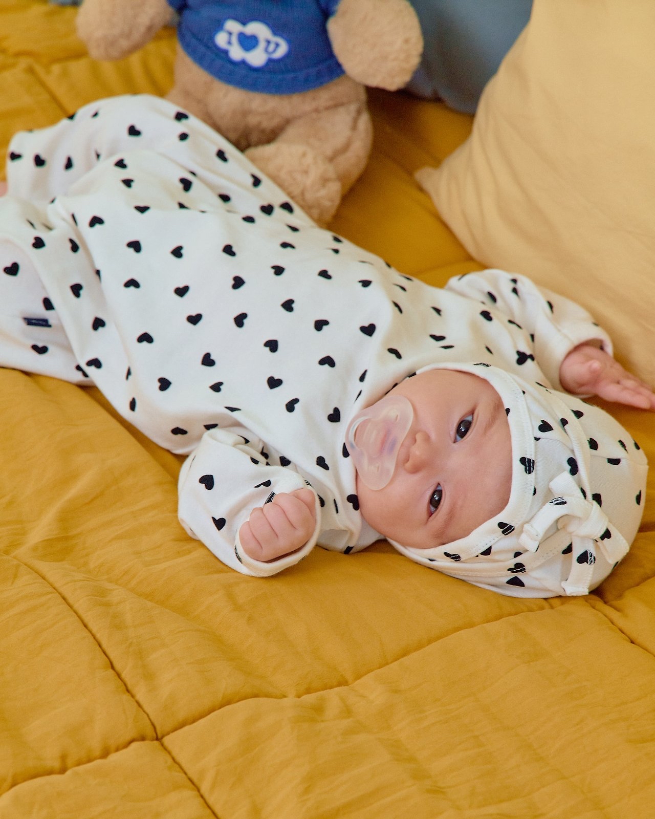 OOTT | (bebe) Petit Heart Full-Body Suit + Bonnet Set