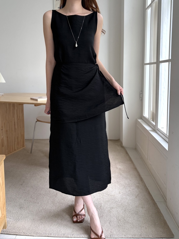 Boat Neck Layered Dress (Black)