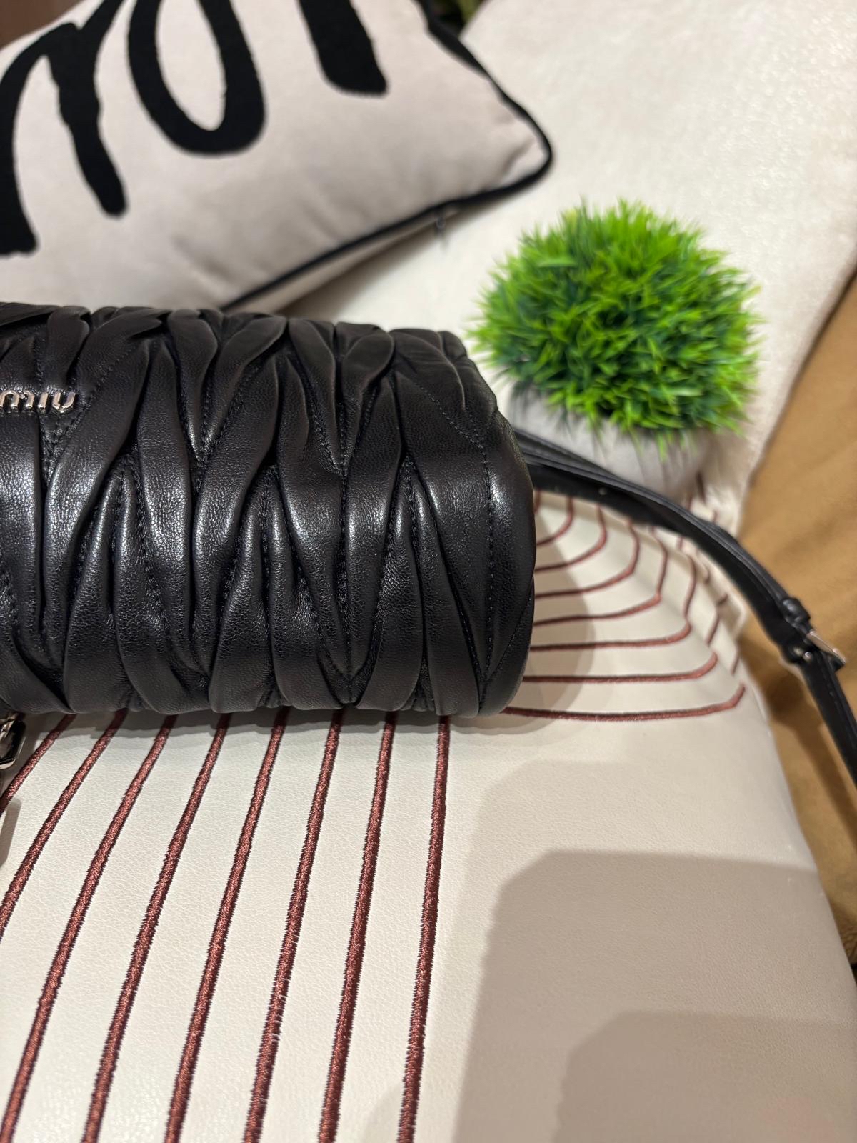 Miu Miu chain shoulder bag 100%Authentic,95%new ✅dust bag  