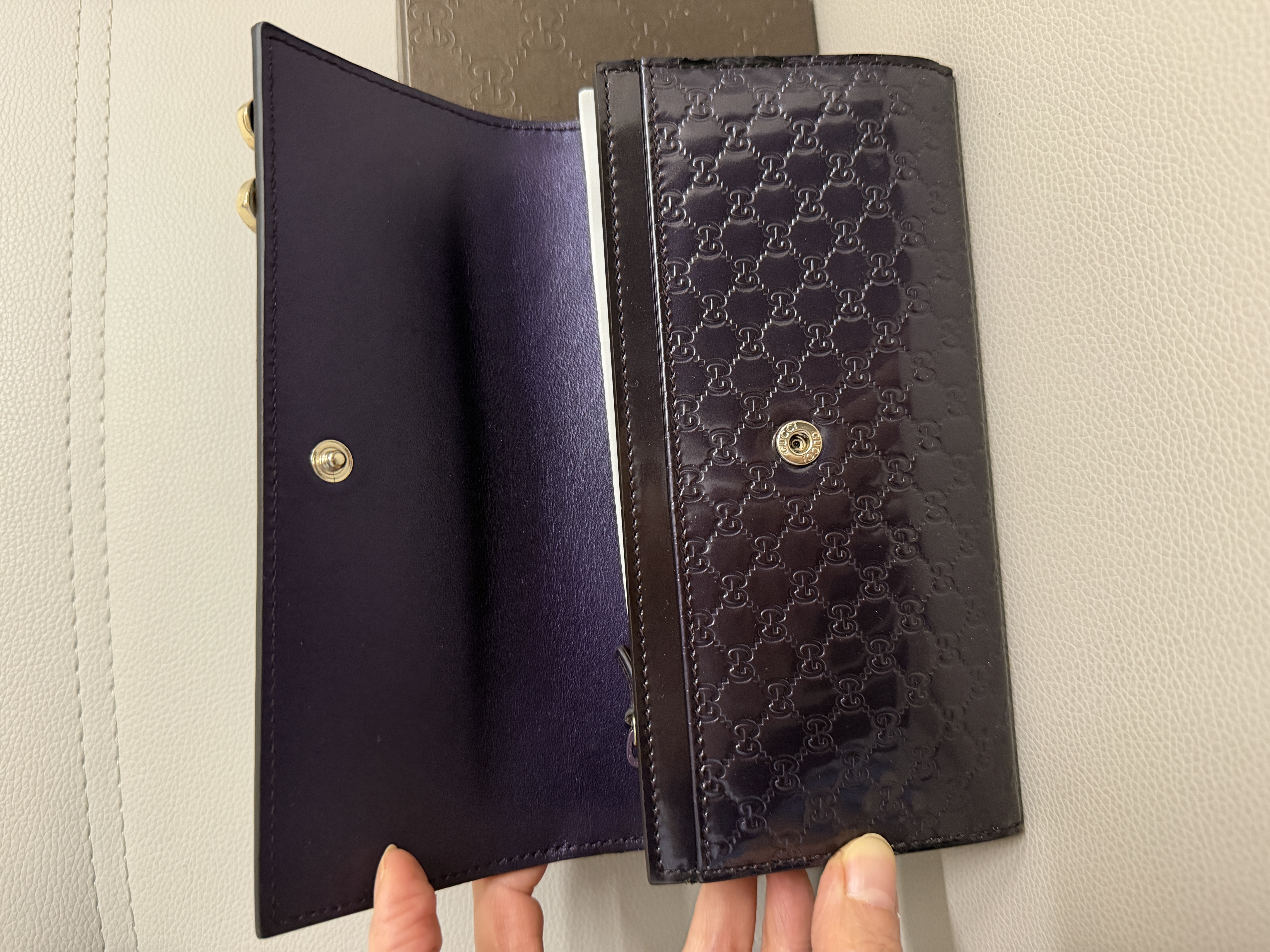 Gucci 紫色漆皮長銀包