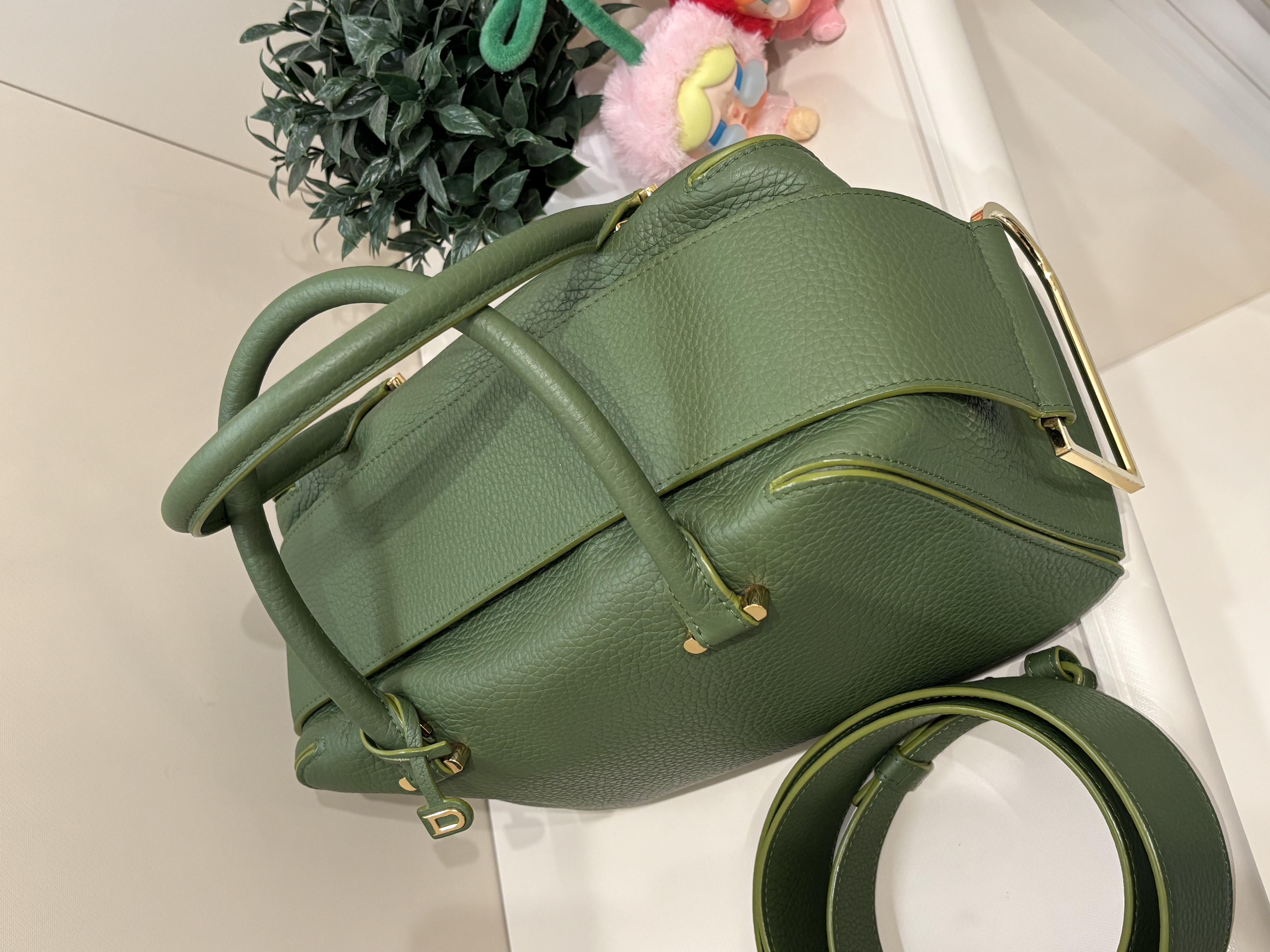 Delvaux cool box medium 2way bag calfskin 100%Authentic, 98%new ✅strap 