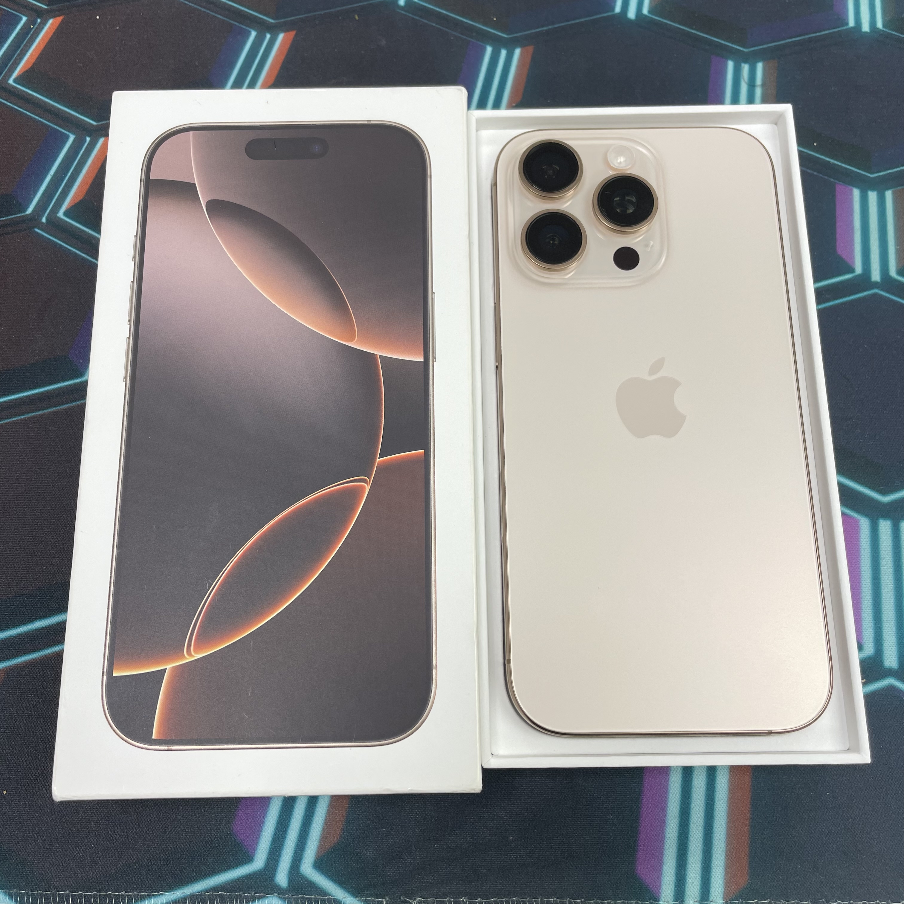 *7548 16 Pro 完美機 256GB 電92 沙色 gold