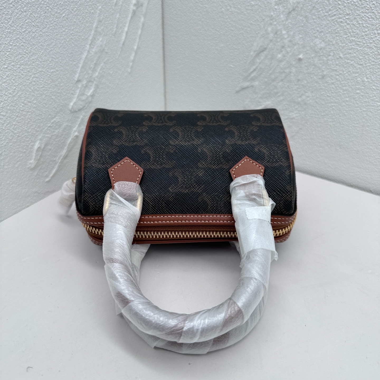 Pre-owned Celine Boston Triomphe Canvas bag / Product Code: 26042402