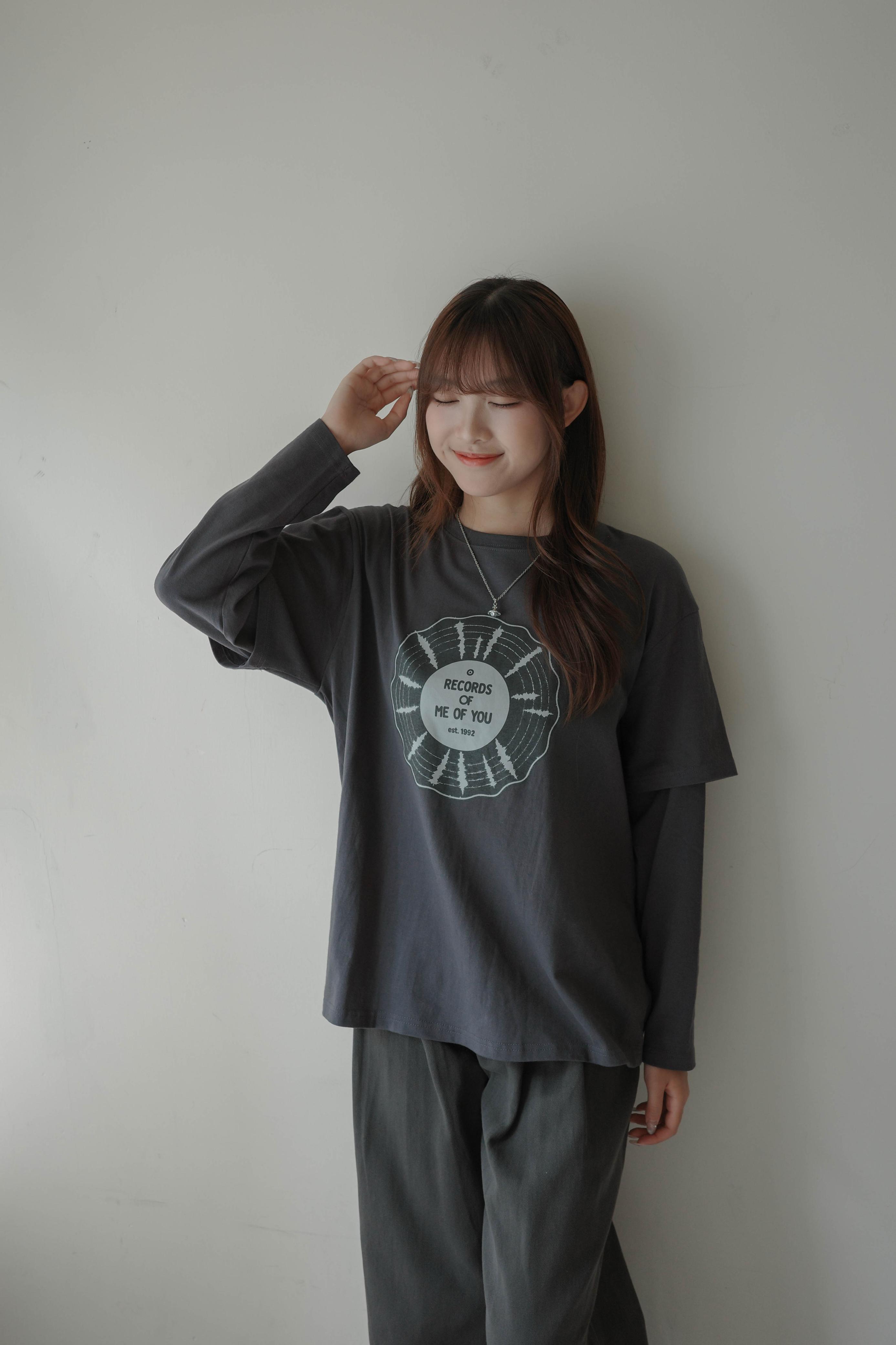 假兩件長短袖寬鬆Logo Tee (兩色)