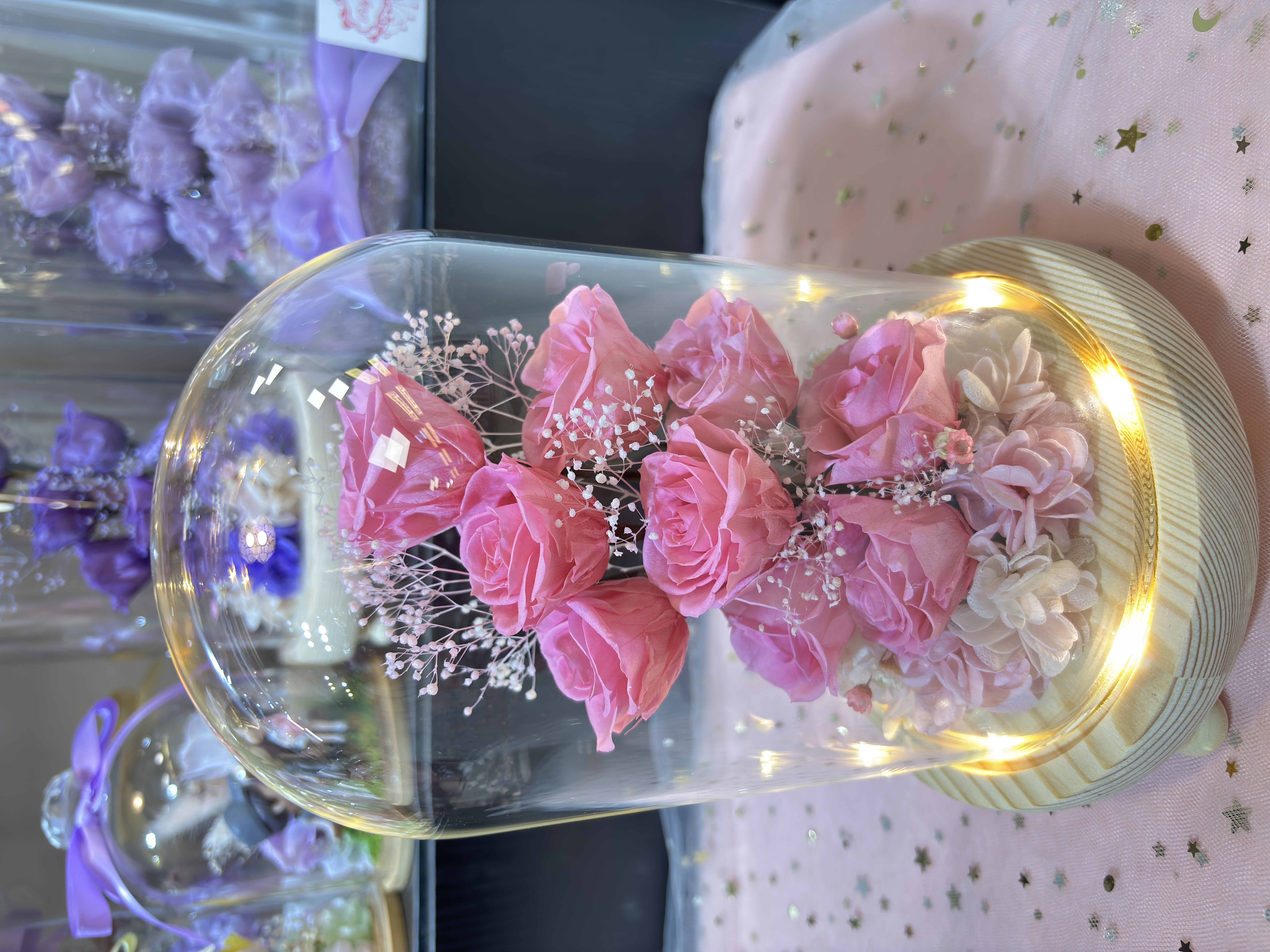 永生花九朵粉紅玫瑰（有燈，底坐直徑14cm; 總高21cm）
