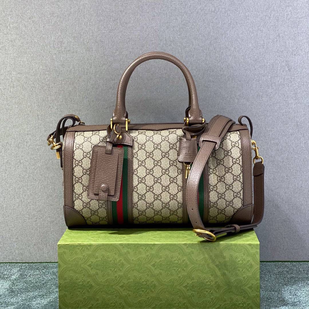 🔥大货实拍 𝗚𝘂𝗰𝗰𝗶新品旅行袋，不仅颜值高，收藏价值也很大，把它放在行李箱上或者肩背都很养眼！ 型号：645017 尺寸：36*20*14.5cm