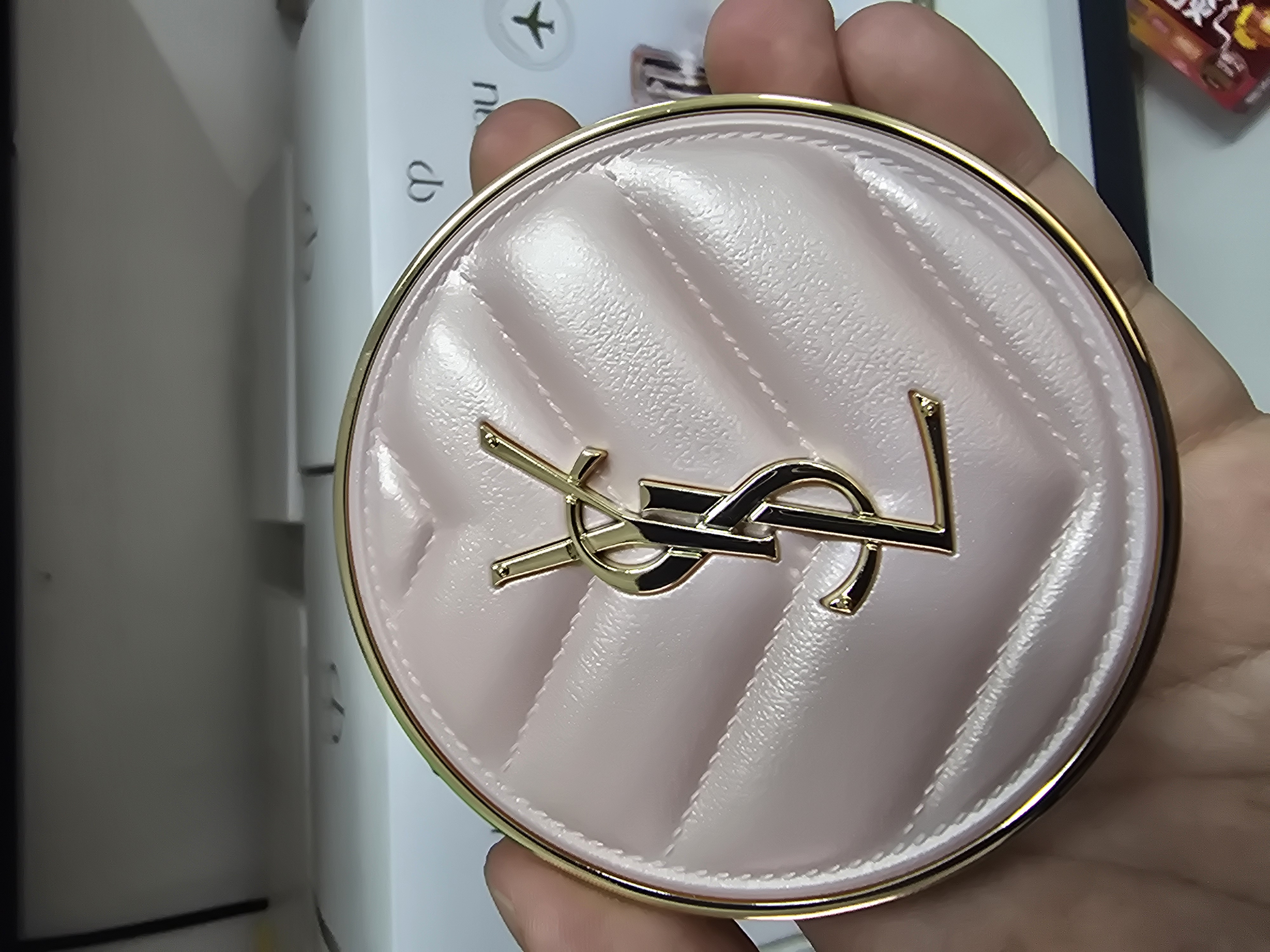 清貨價 Ysl 粉氣墊b10(中免）