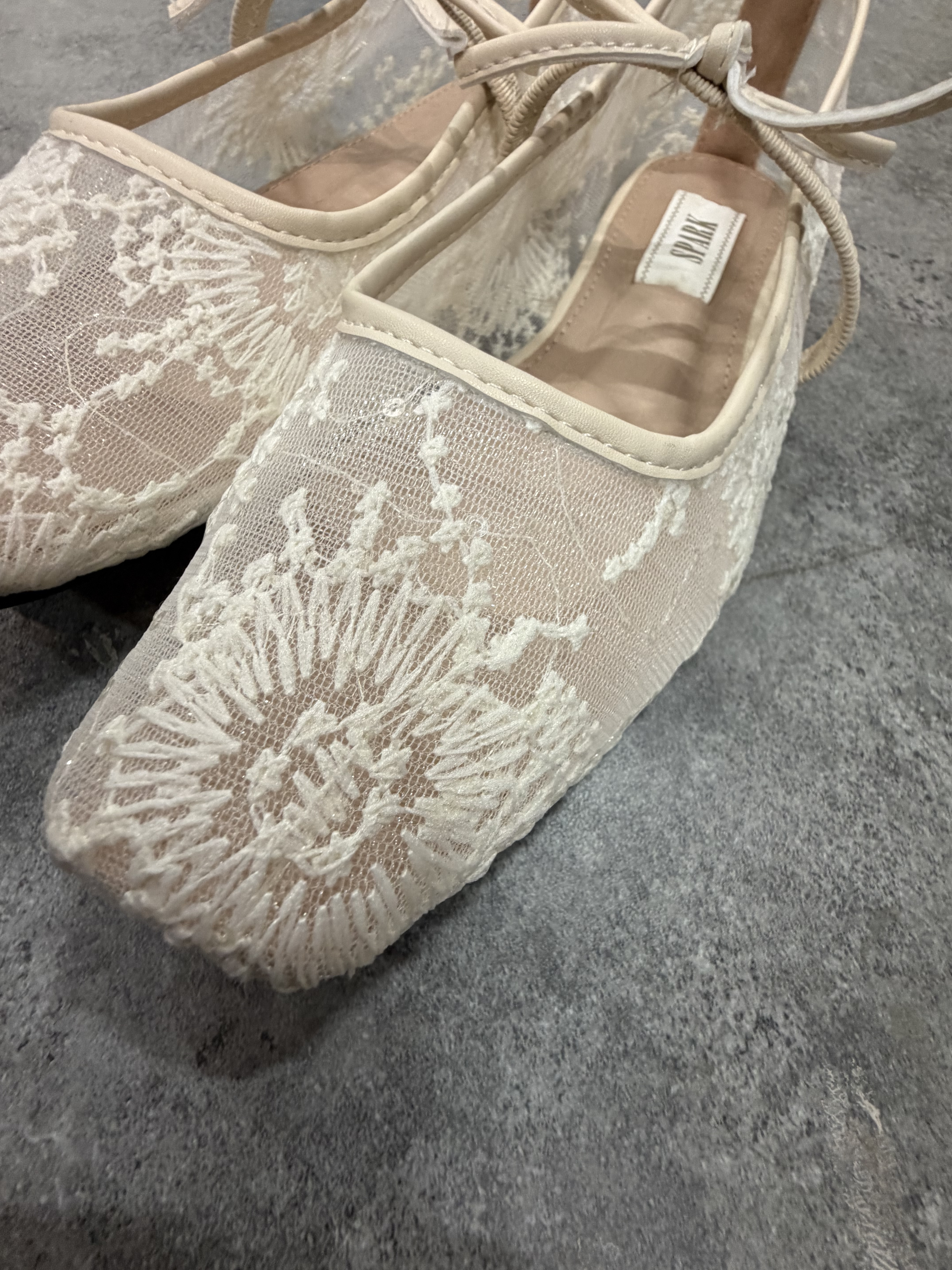 優雅蕾絲方頭芭蕾舞鞋