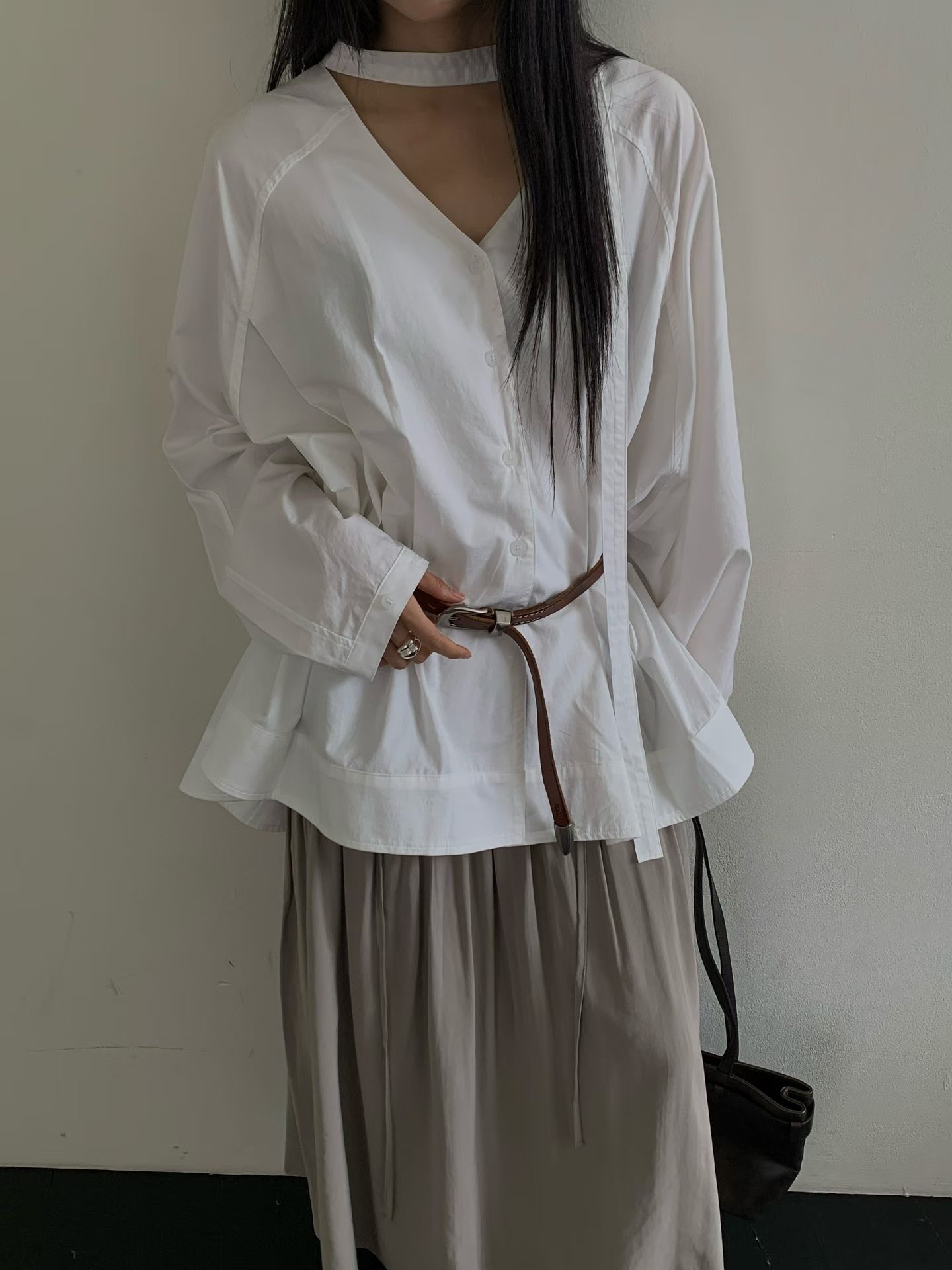 MILAE 女款V領鈕扣長袖襯衫