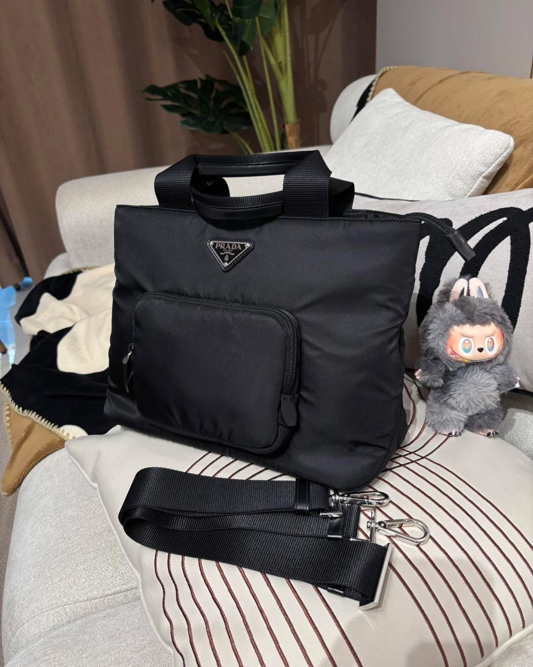 Prada nylon 2way re-nylon Bag100%Authentic, 98%new✅dust bag 
