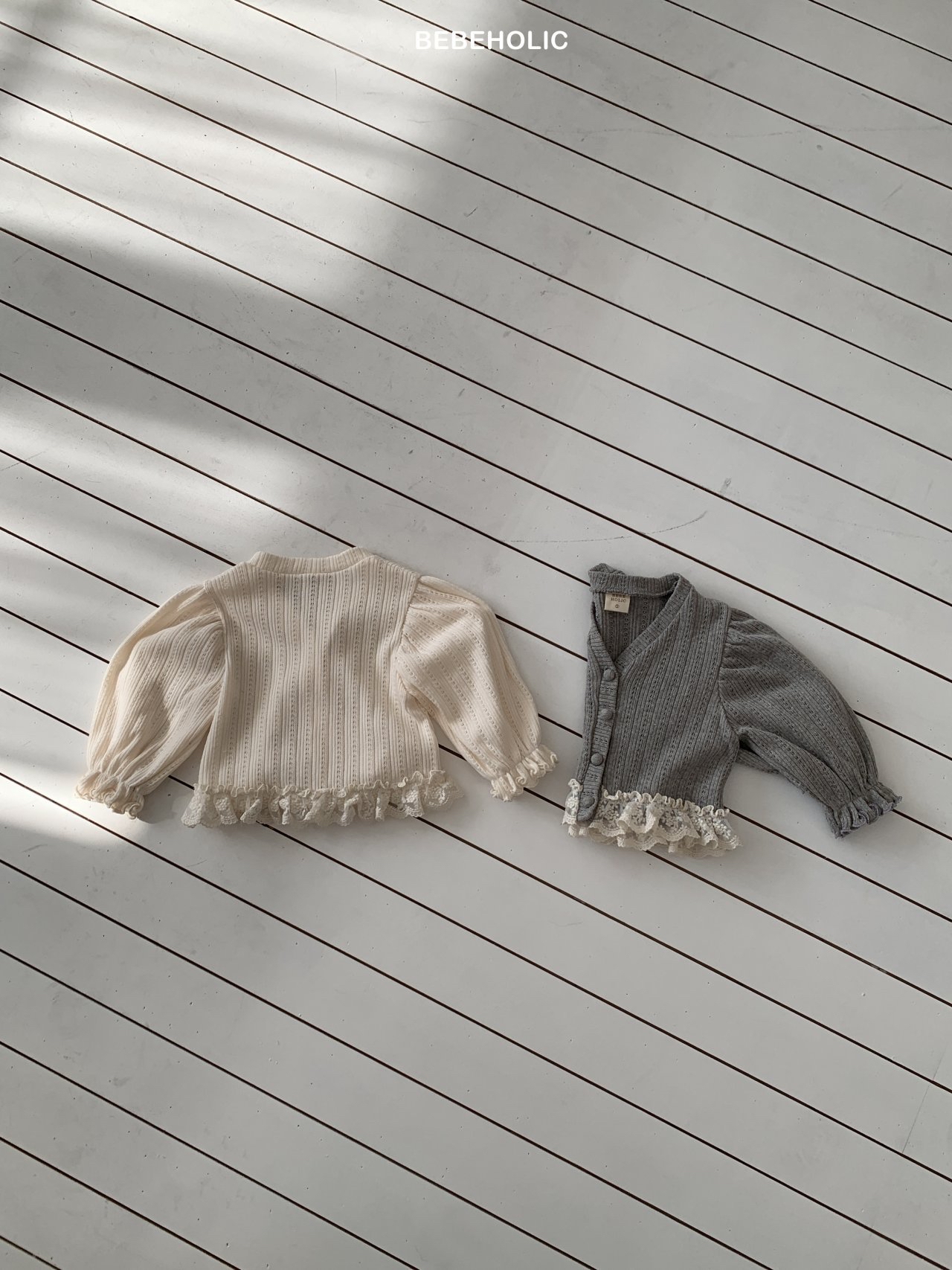 🌸預訂 韓國直送🌸🇰🇷BEBEHOLIC兩色蕾絲花邊束袖開襟外套