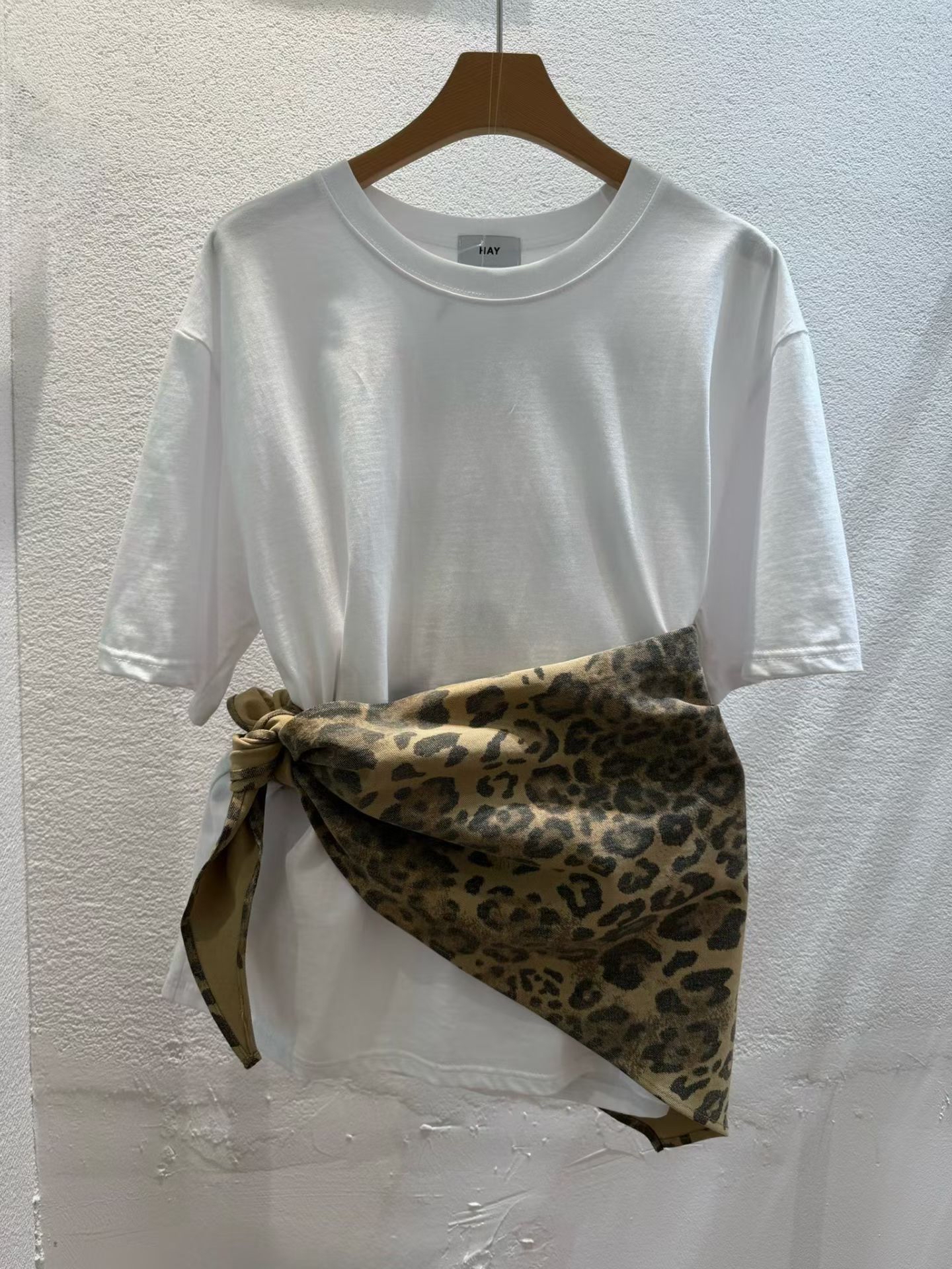 221564 豹紋洗水三角巾