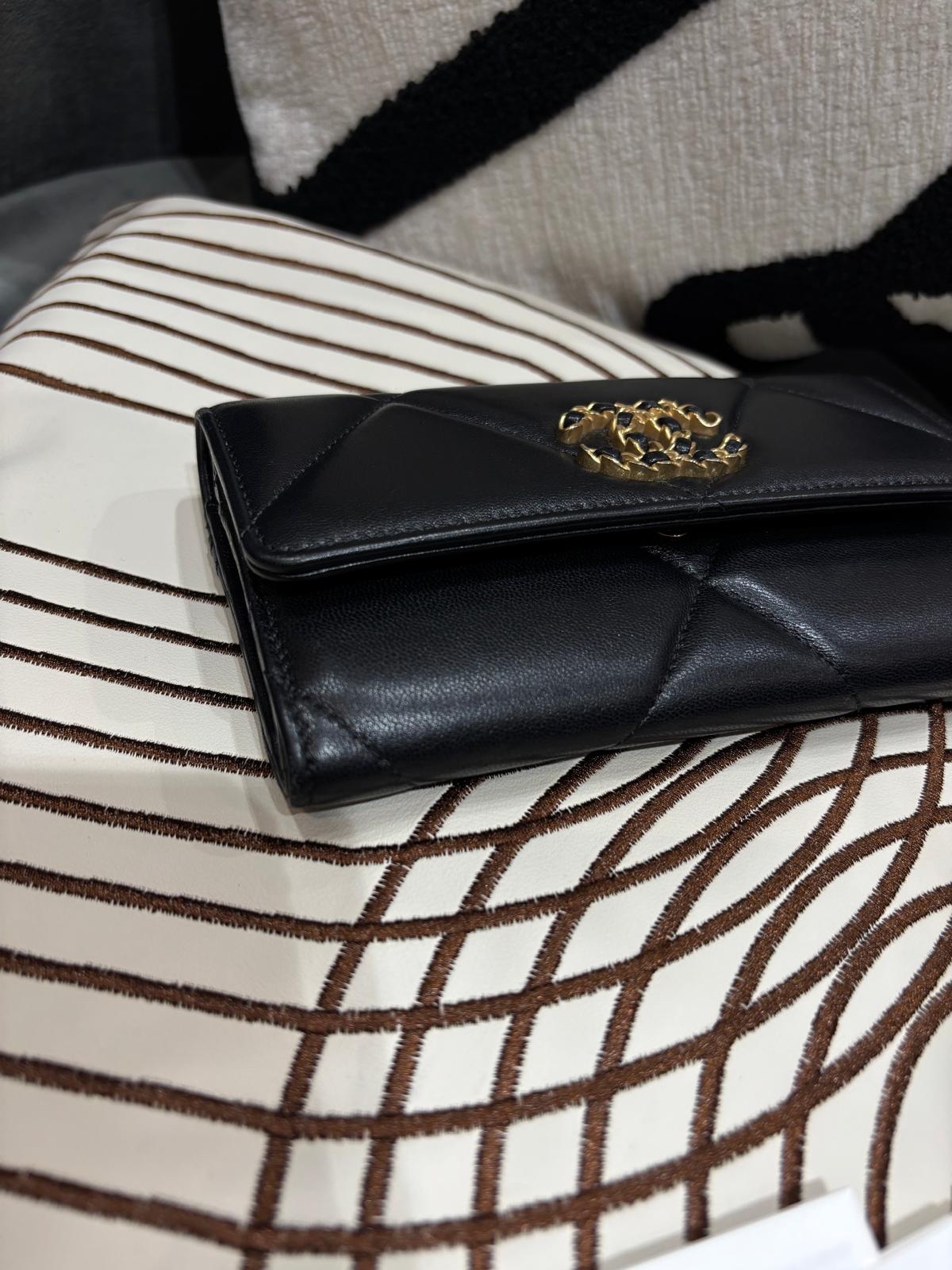 Chanel 19 wallet 中銀包 100%Authentic,98%new ✅晶片✅收據✅dust bag