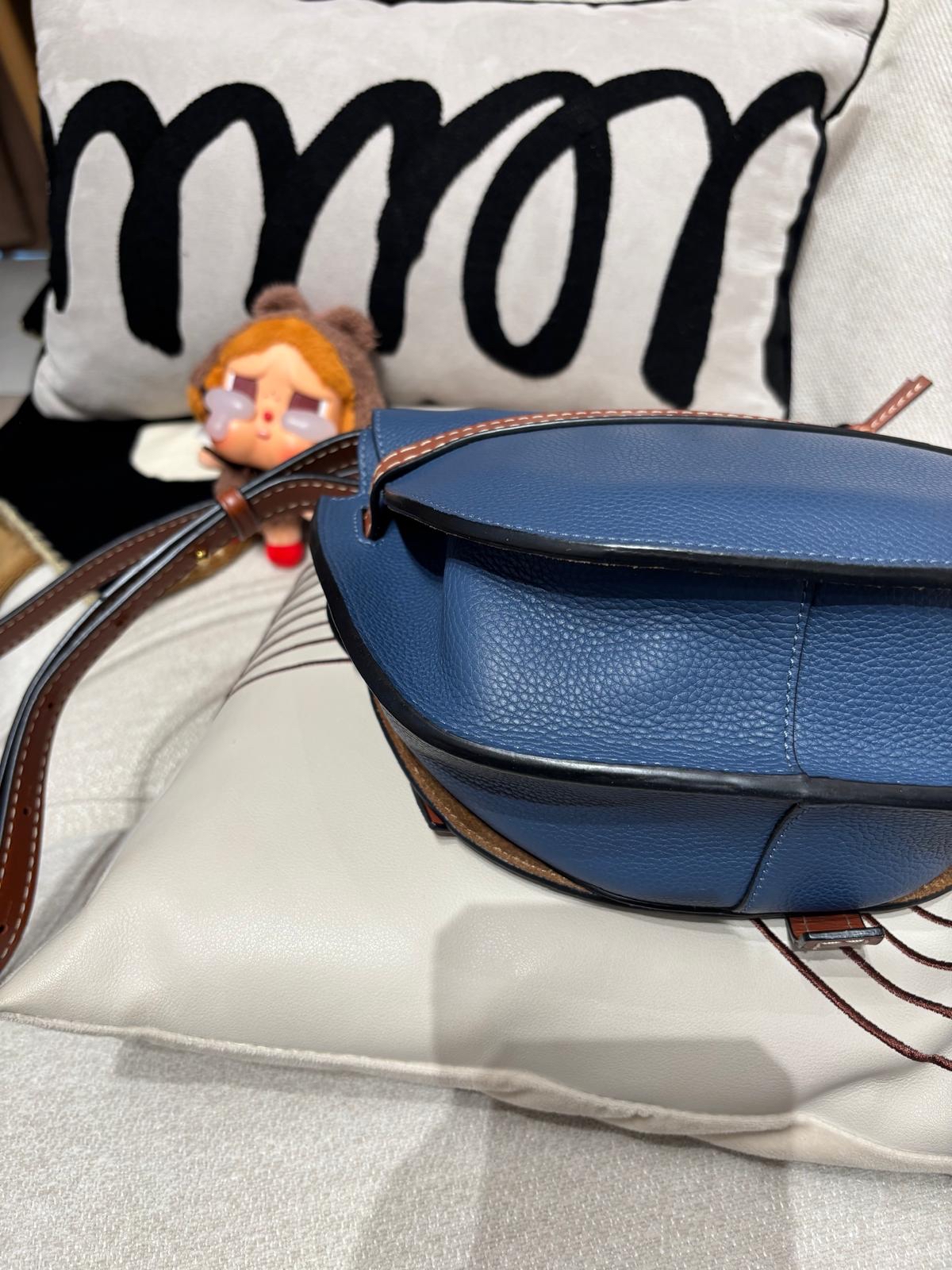 Loewe gate small 牛仔藍 100%Authentic ,95%new ✅dust bag