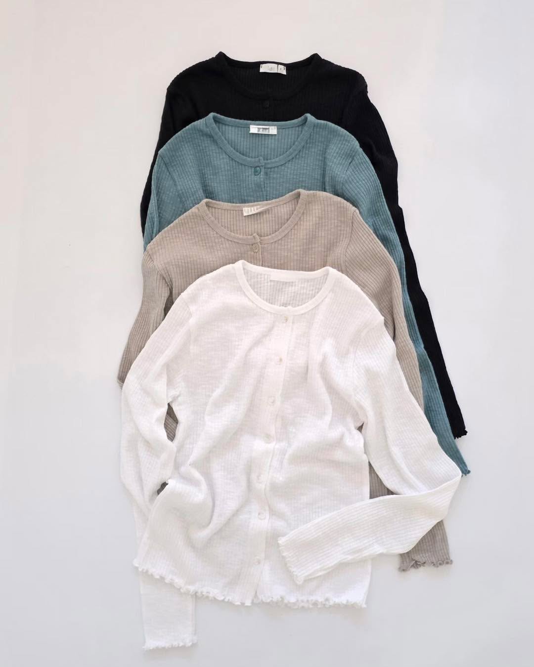 開鈕木耳邊直紋Cardigan