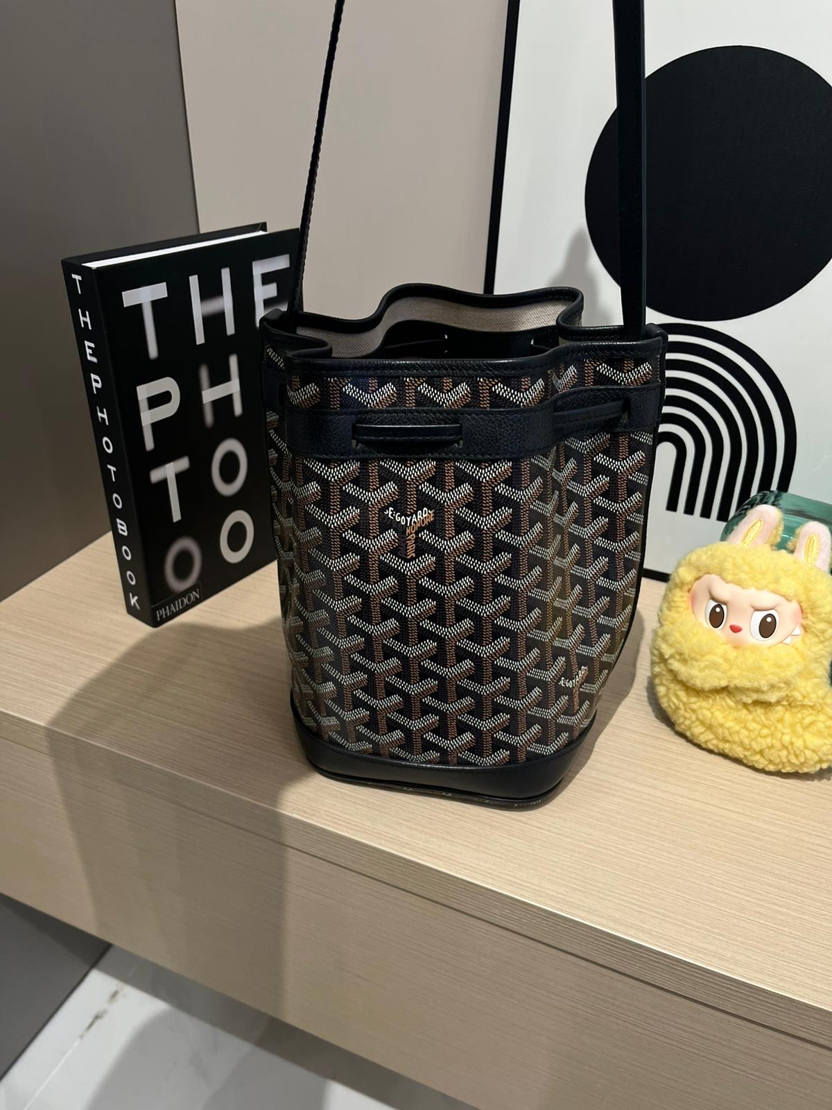 Goyard Petit flot Bucket Noir 100%Authentic, 95%New