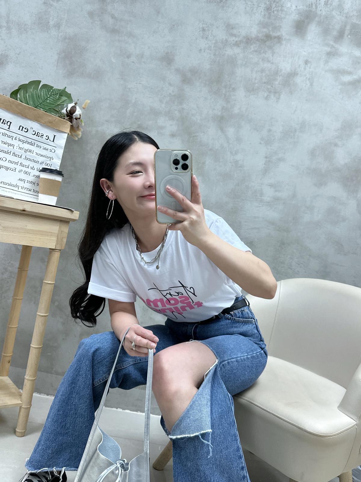 P12 彩色英文字Print Tee