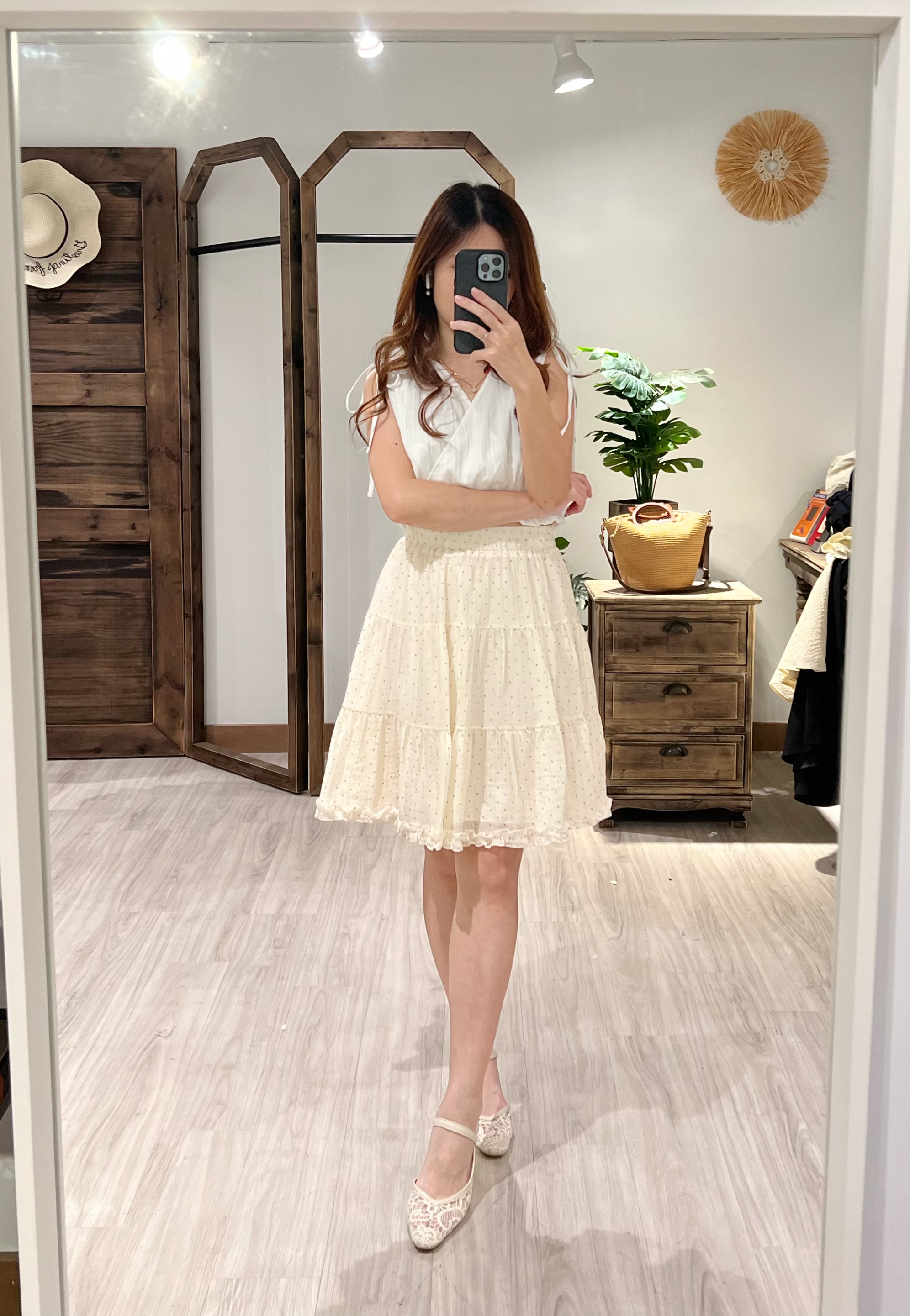 輕盈木耳邊小點點半截裙(KR)[米色]369833