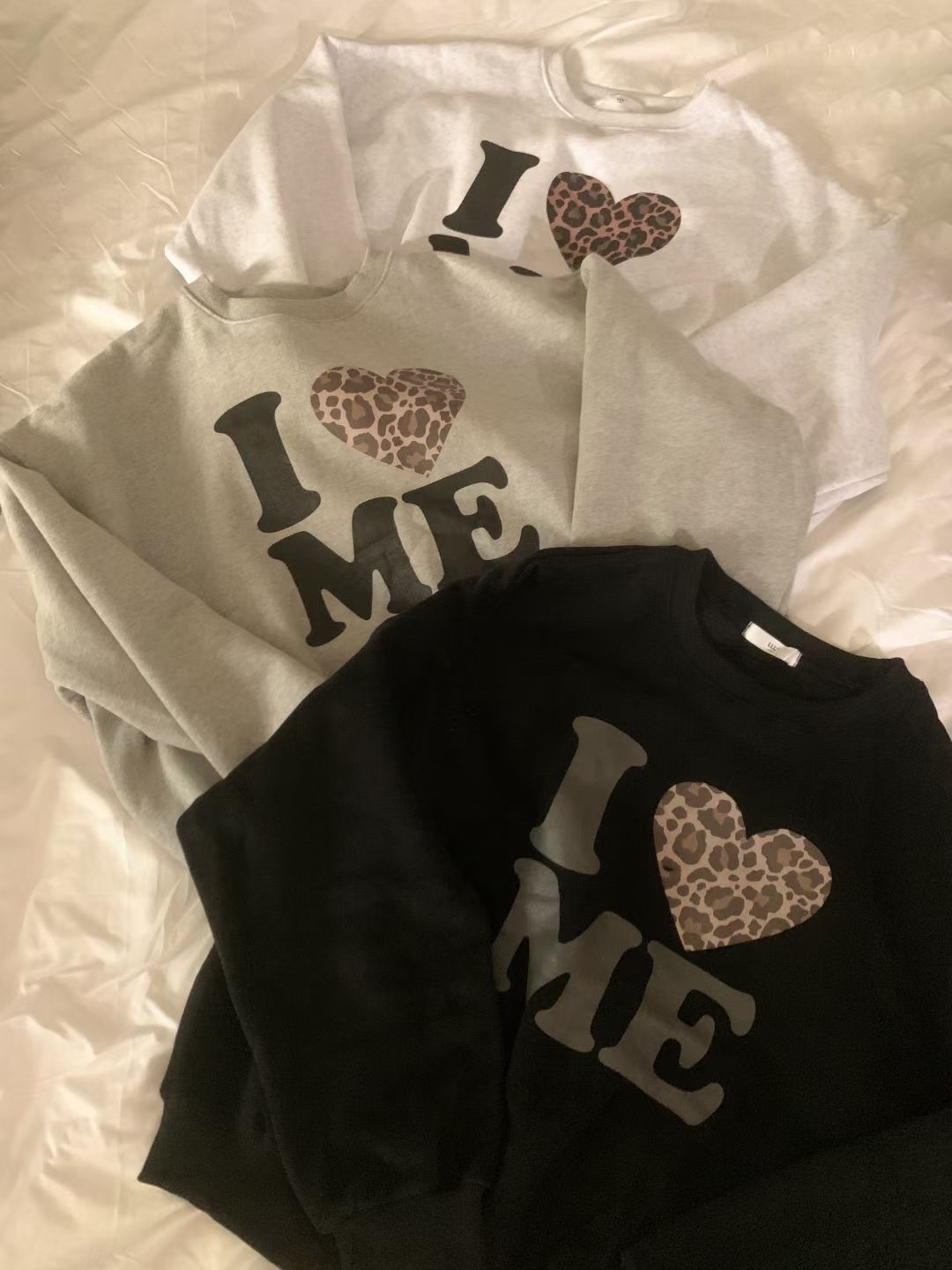 已售罄❌韓國I ❤️ ME豹紋心心衛衣(薄絨毛質地)