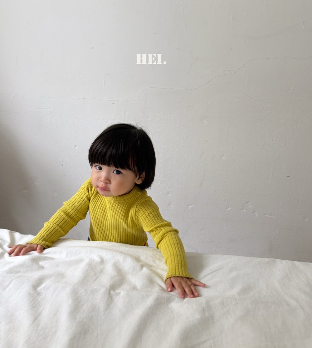 Hei | Stretchy Tee