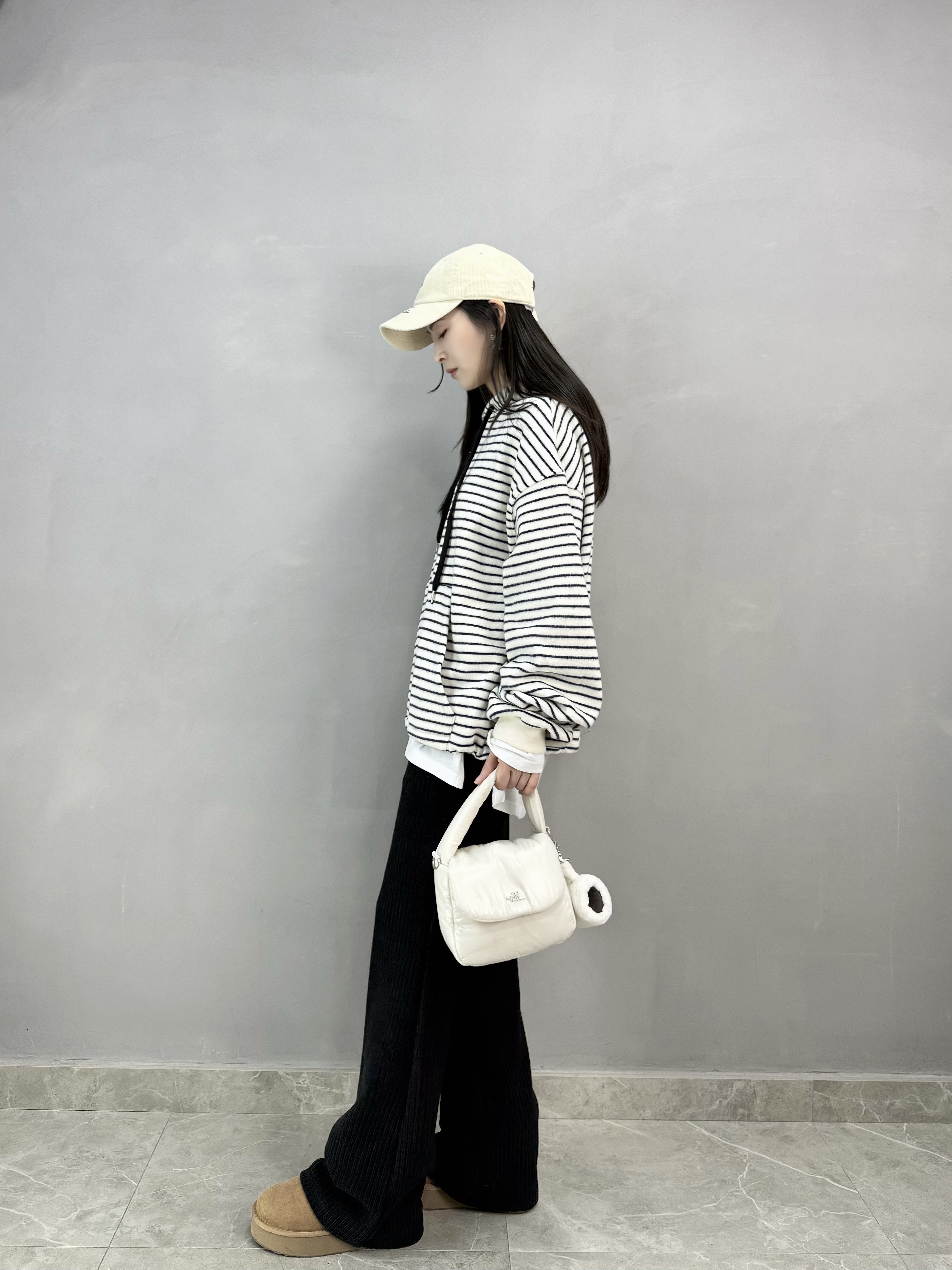 D62 絨毛橫間有帽衛衣