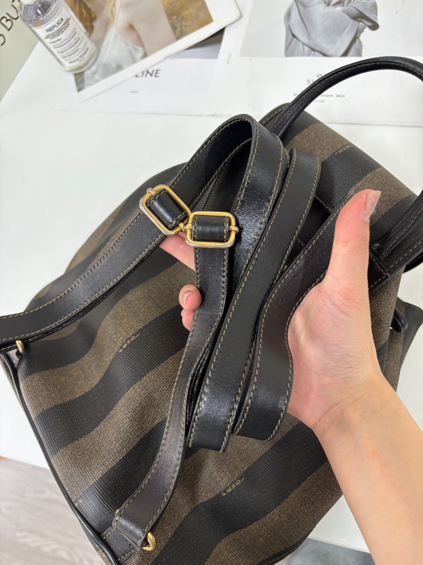 【預訂貨品】Fendi老花胡桃木書包🎒