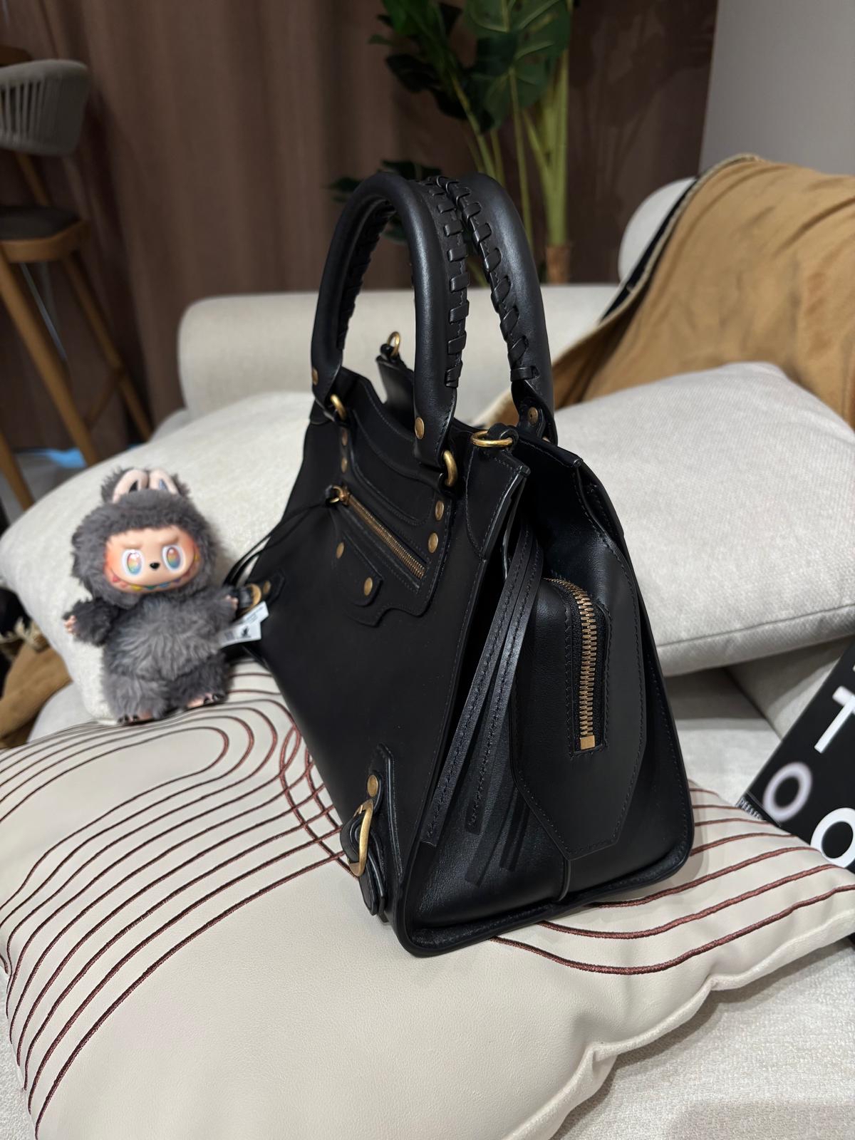 BALENCIAGA NEO CLASSIC CITY 100%Authentic ,95%new 
