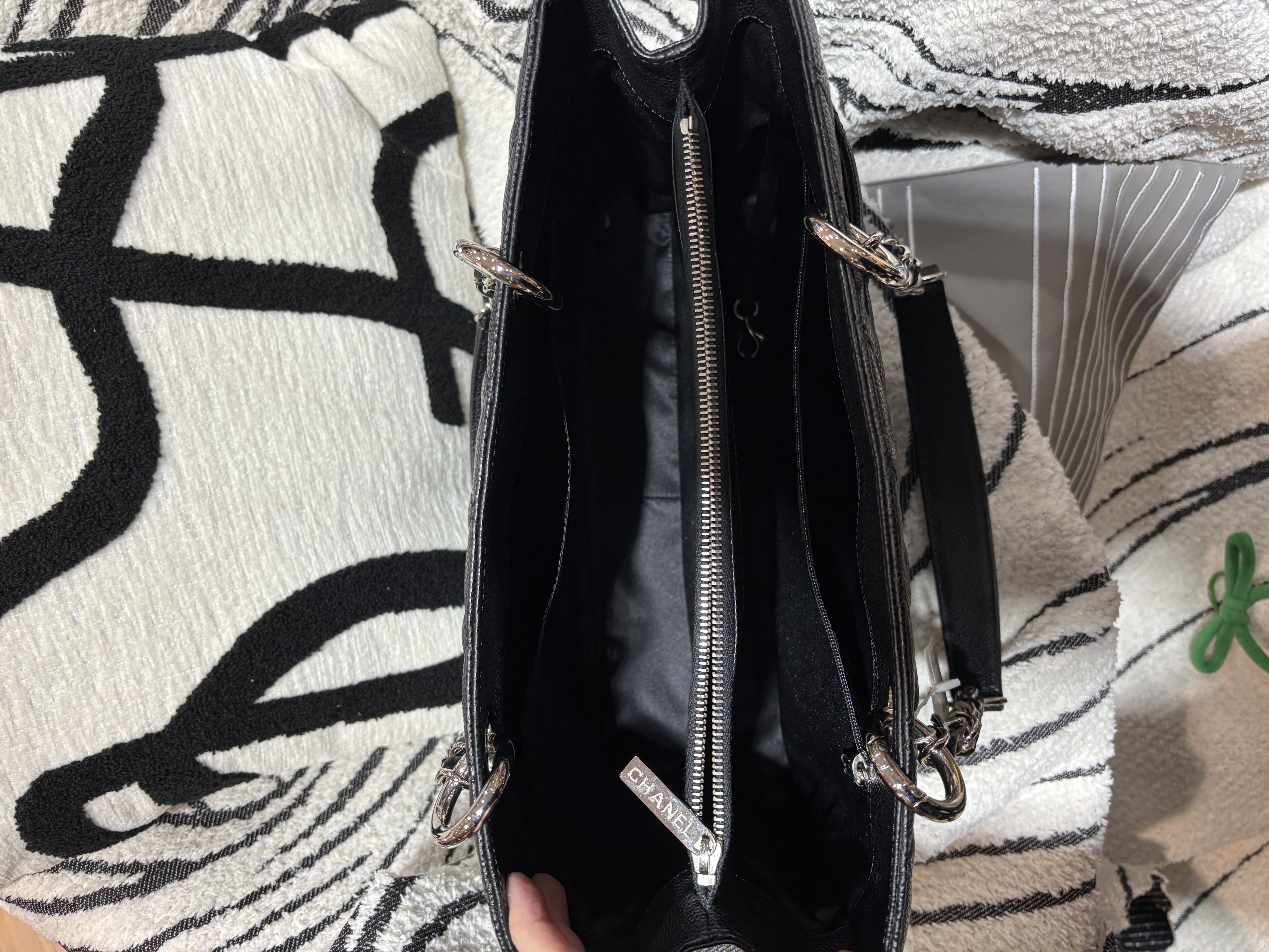 Chanel Gst grand shopping tote 100%Authentic, 99%New ✅收據✅19卡✅塵袋